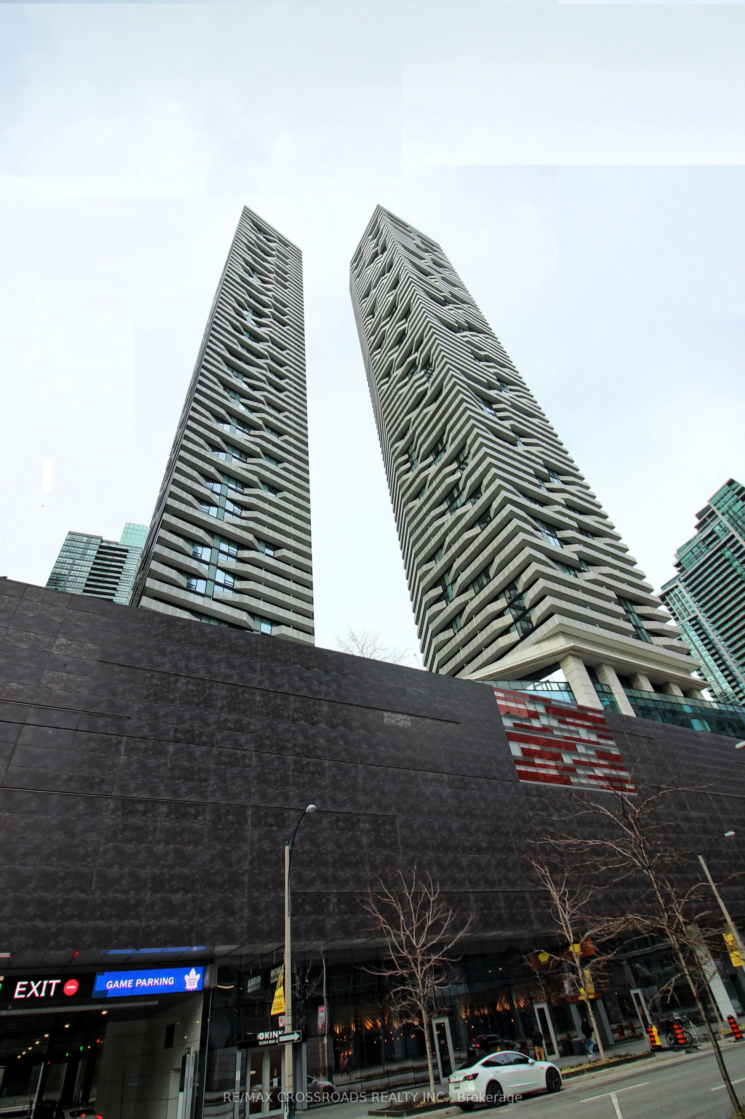 100 Harbour Street 5208, Toronto C01, On M5j 0b5