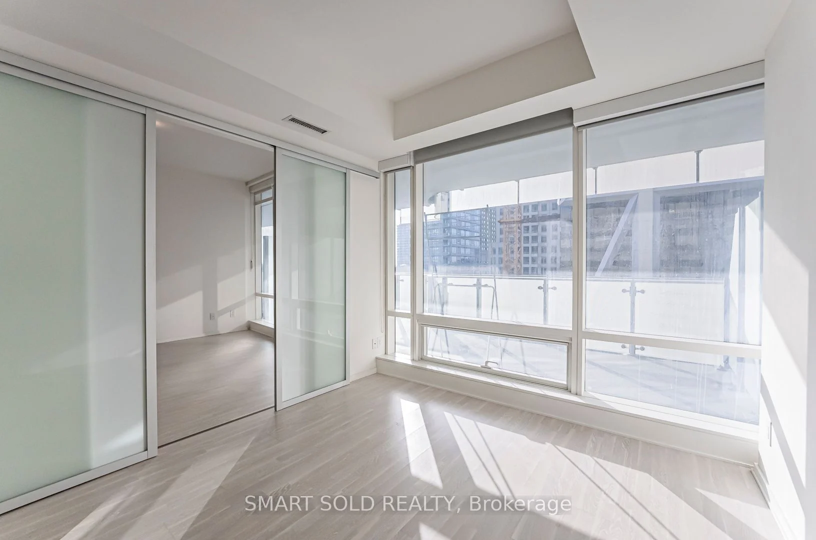 1 Bloor Street E 2508, Toronto C08, On M4w 1a9