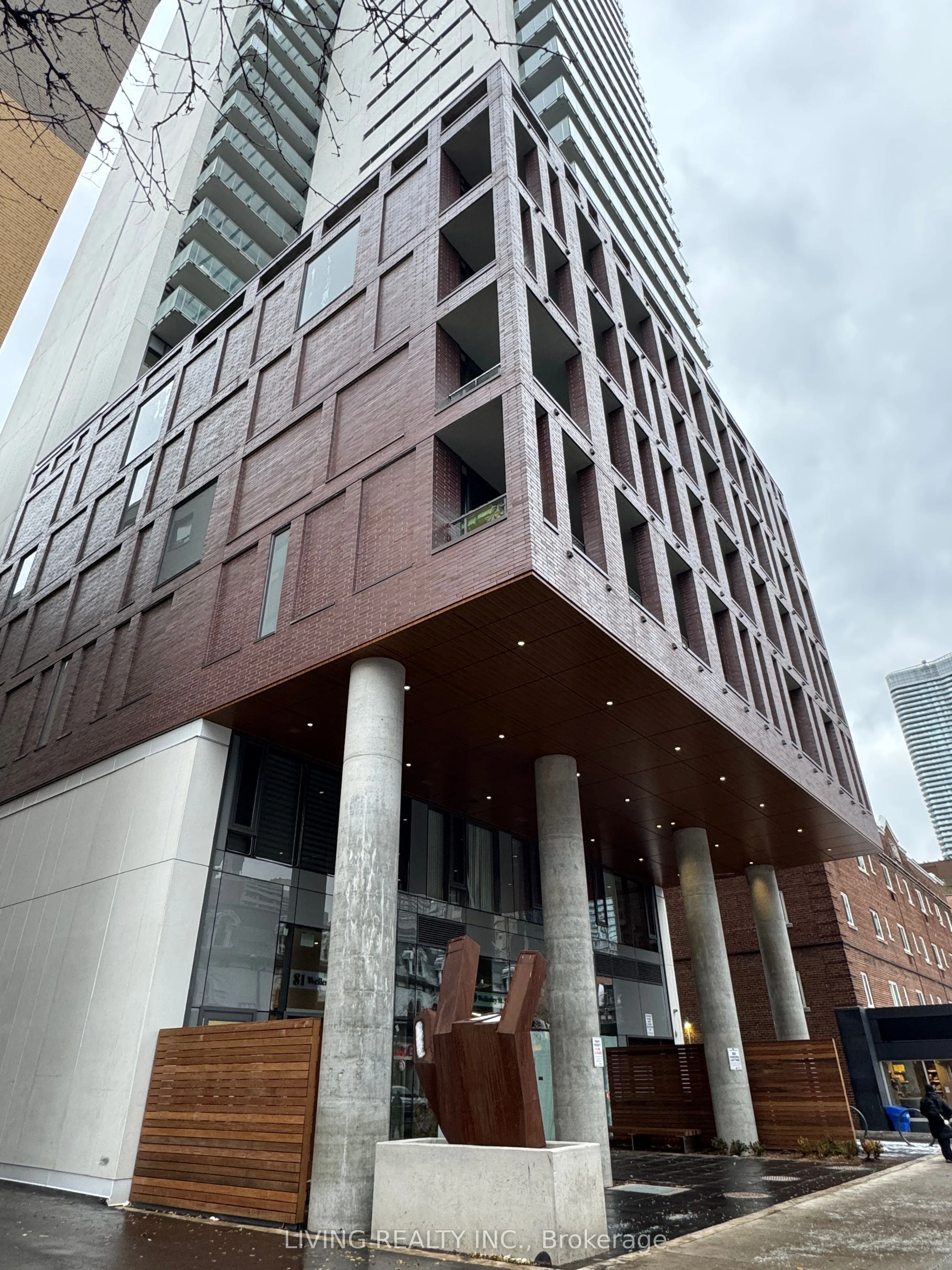 81 Wellesley Street E 2108, Toronto C08, On M4y 0c5