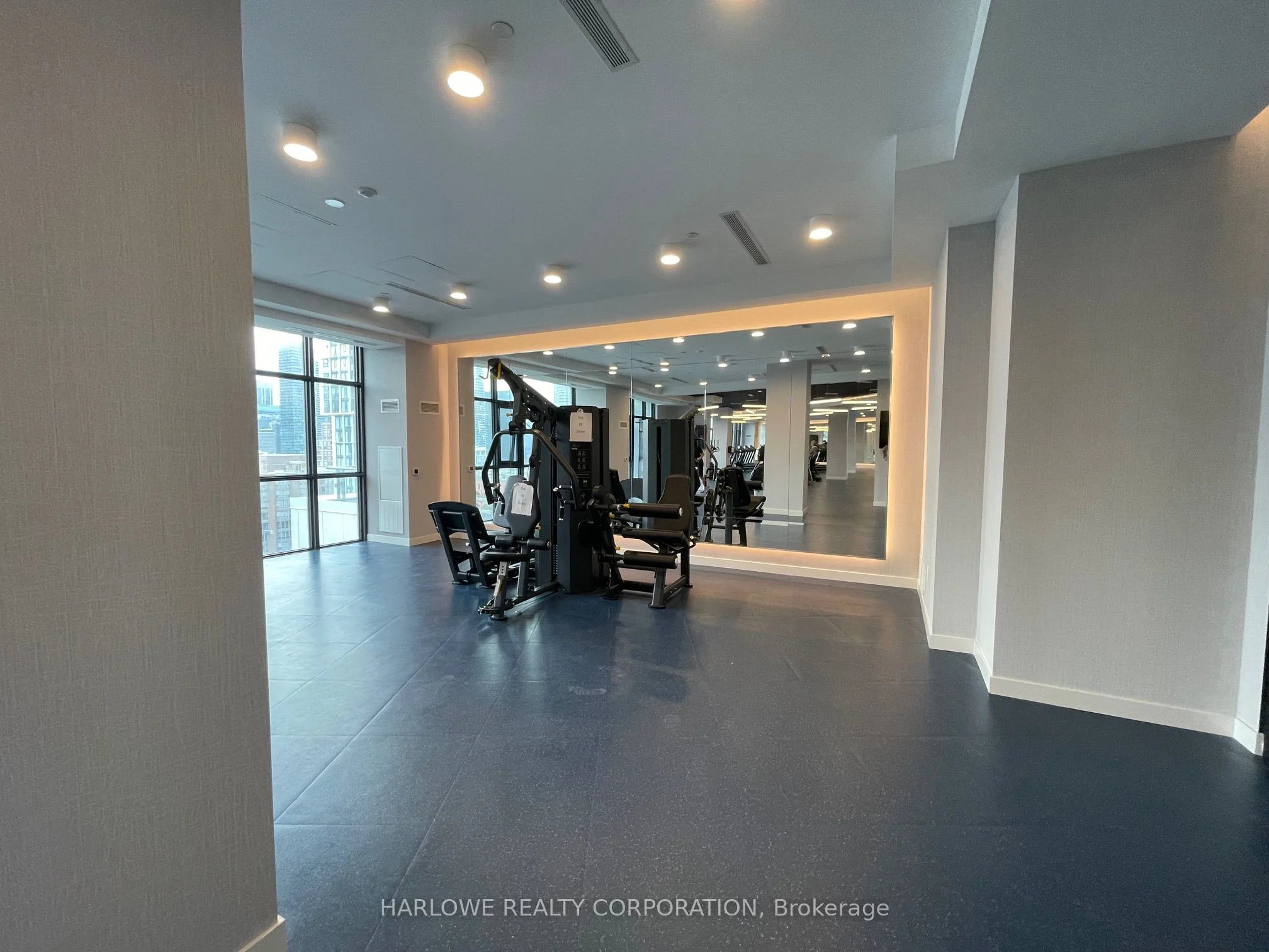 121 Lower Sherbourne Street 1043 SW, Toronto C08, ON M5A 0W8