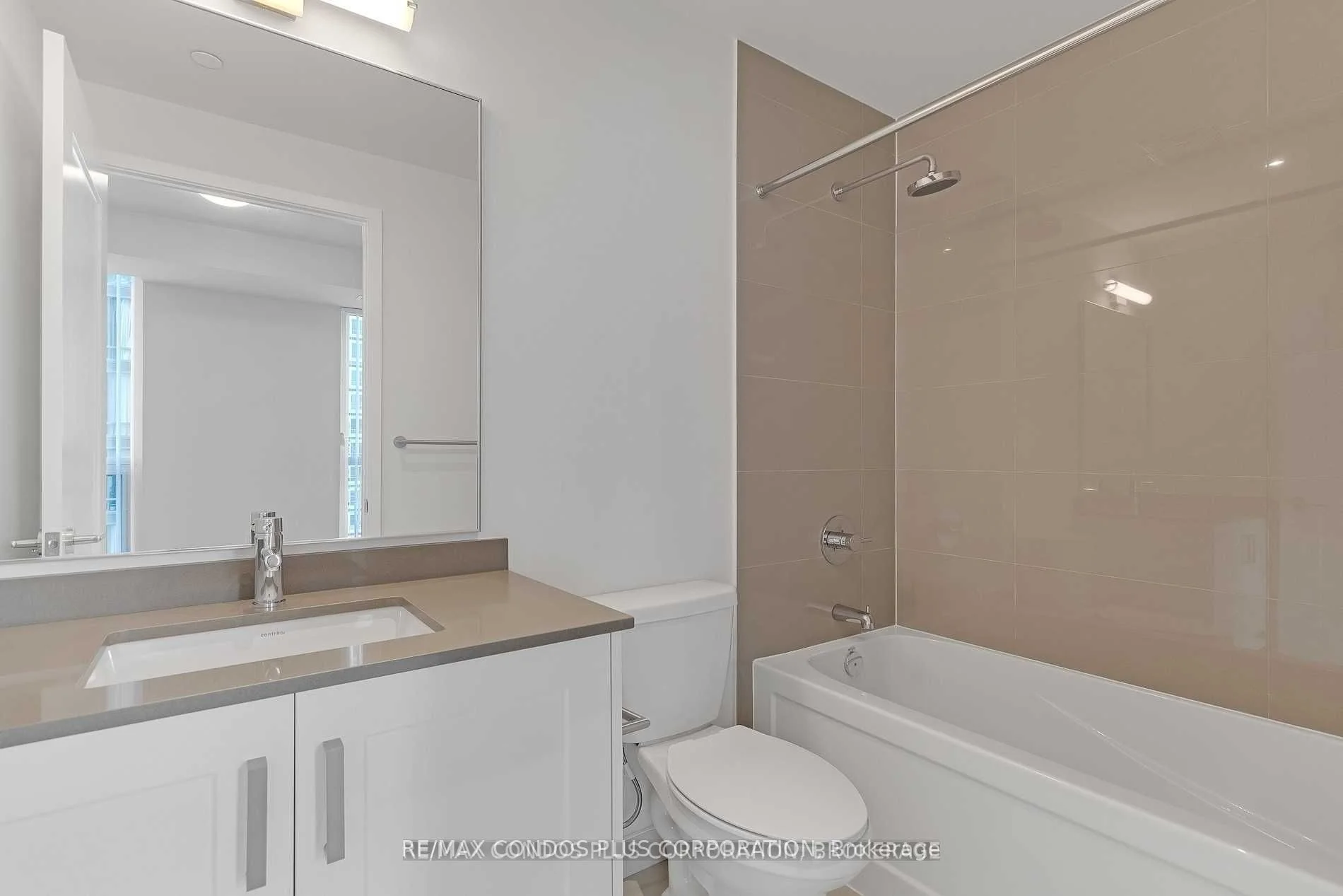 99 John Street 3207, Toronto C01, ON M5V 0S6