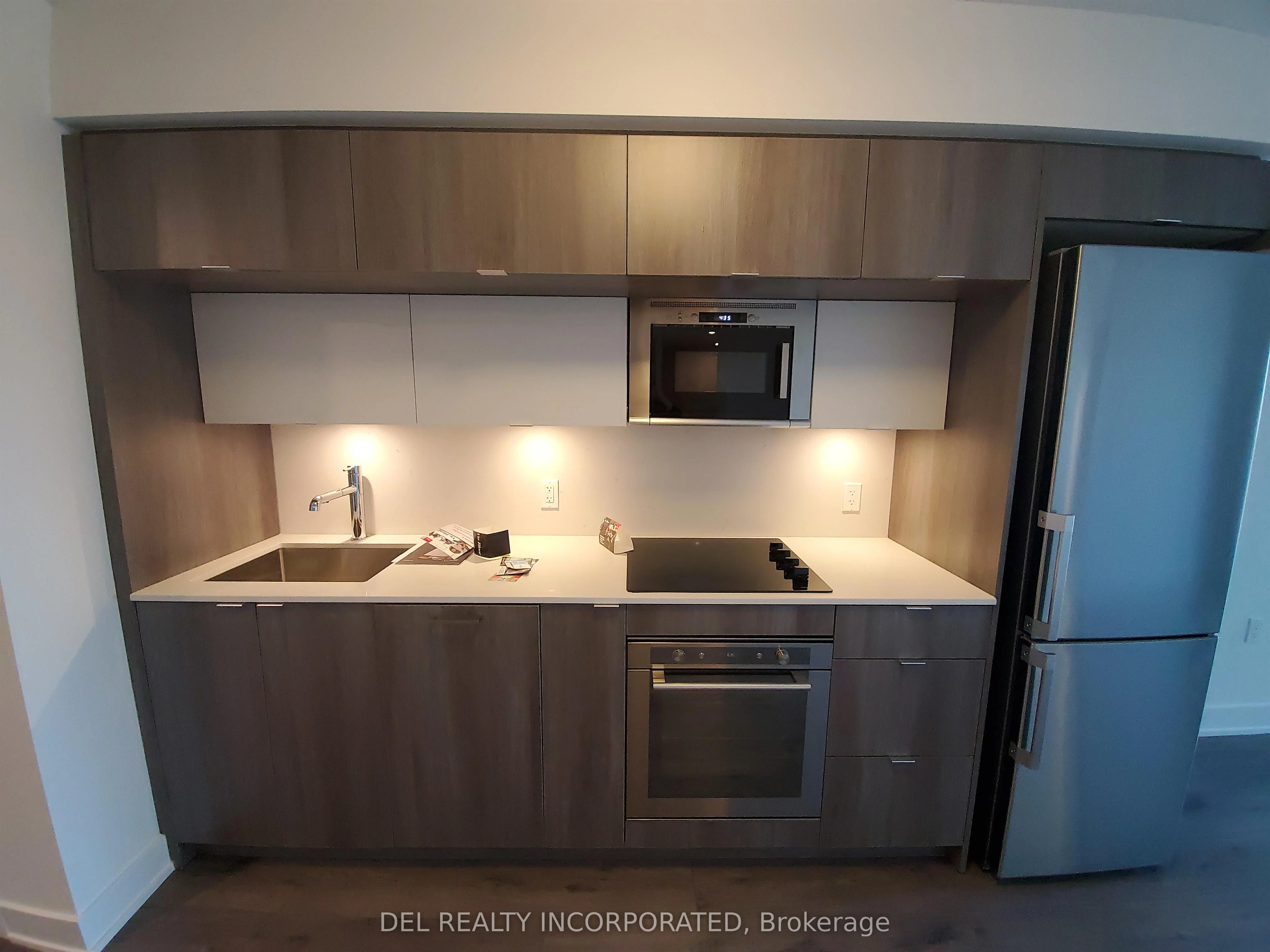 575 Bloor Street E 1305, Toronto C08, On M4w 0b2