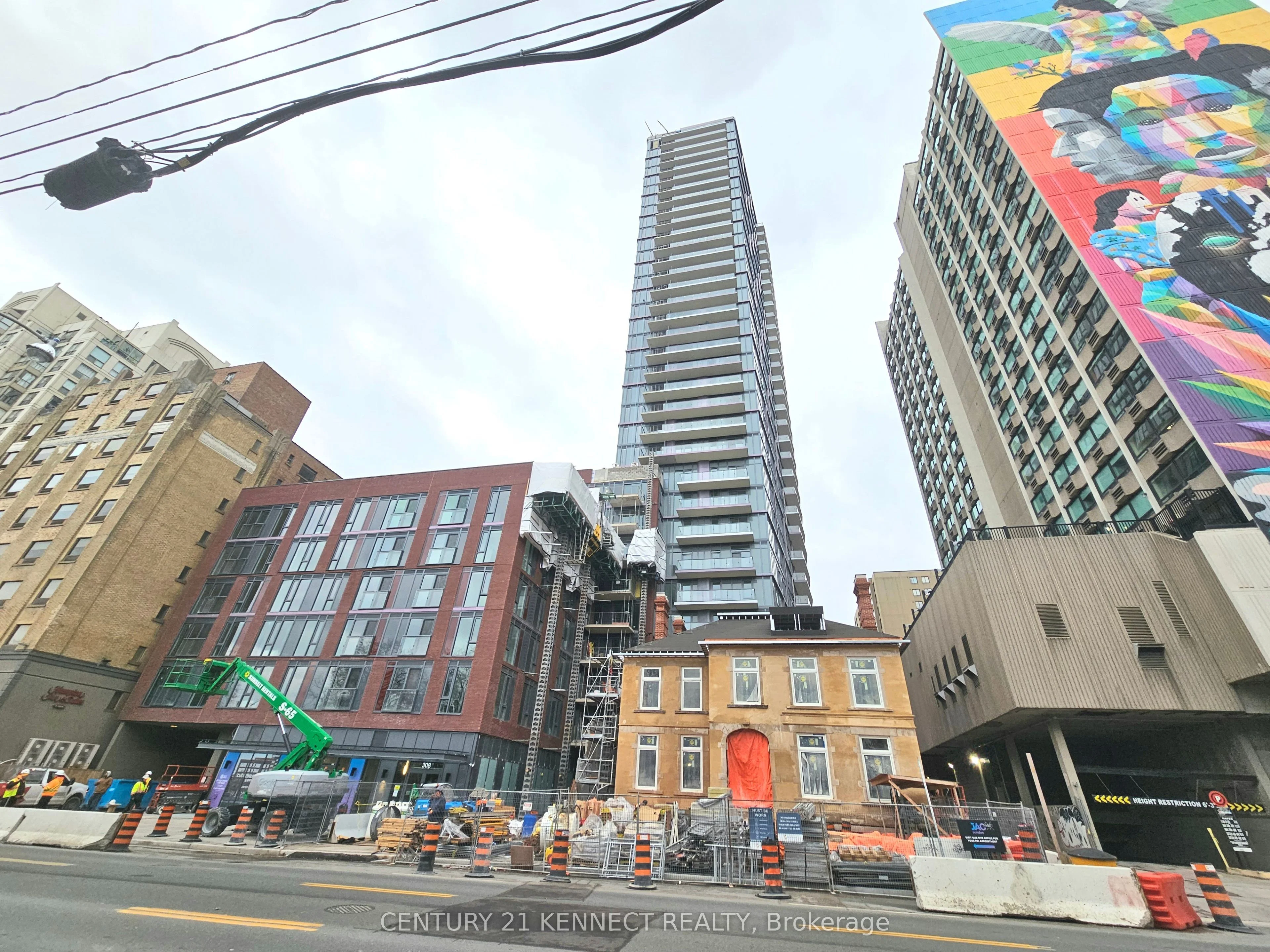 Condo Apartment in Toronto