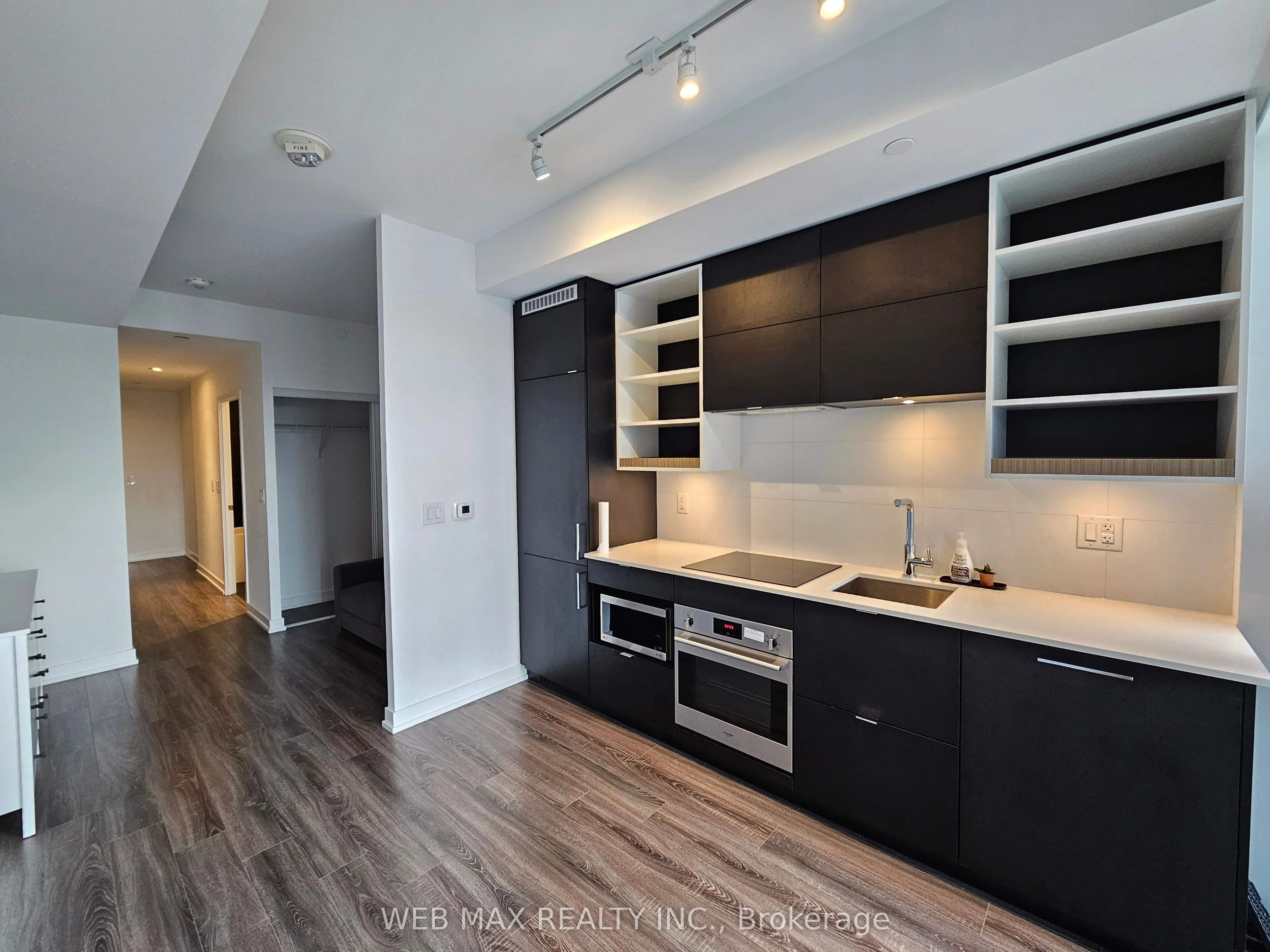 20 Edward Street 818, Toronto C01, On M5g 0c5