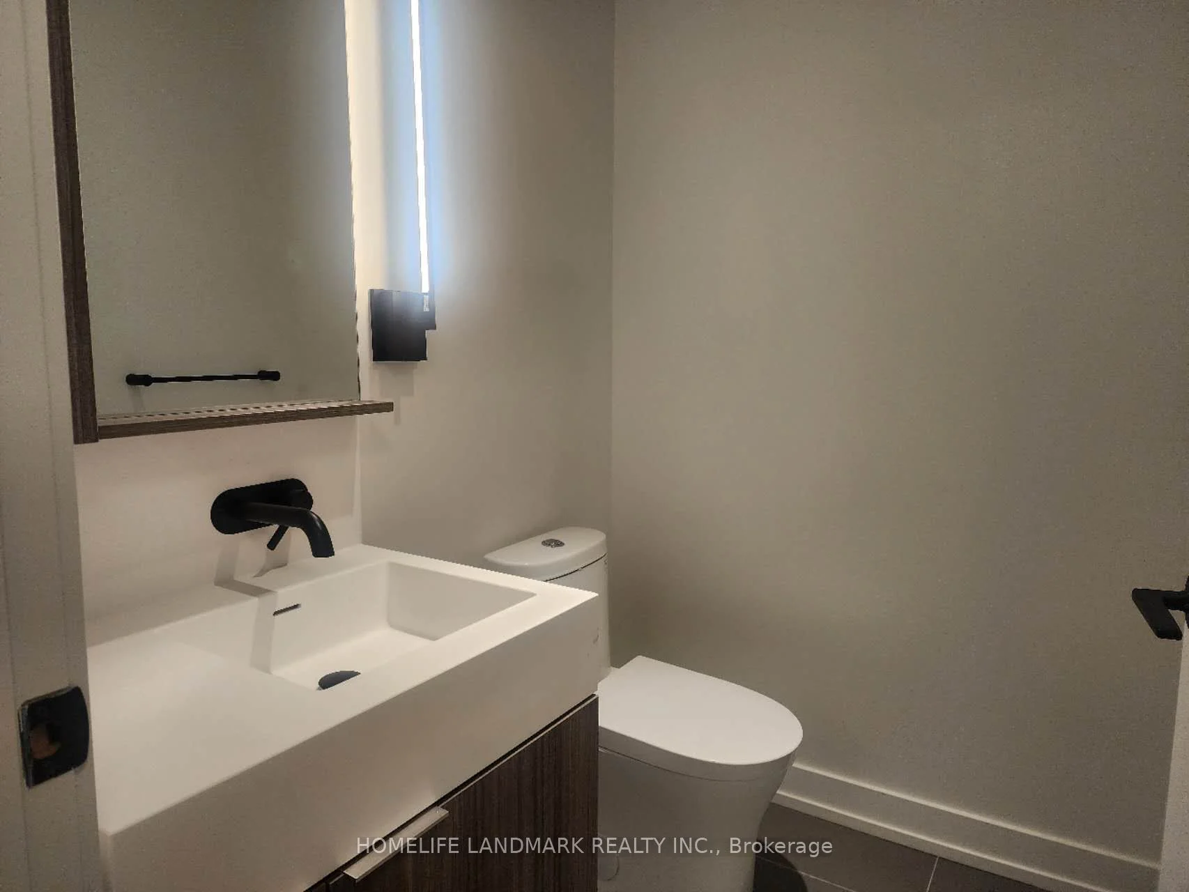127 Broadway Avenue 2409, Toronto C10, ON M4P 1V4