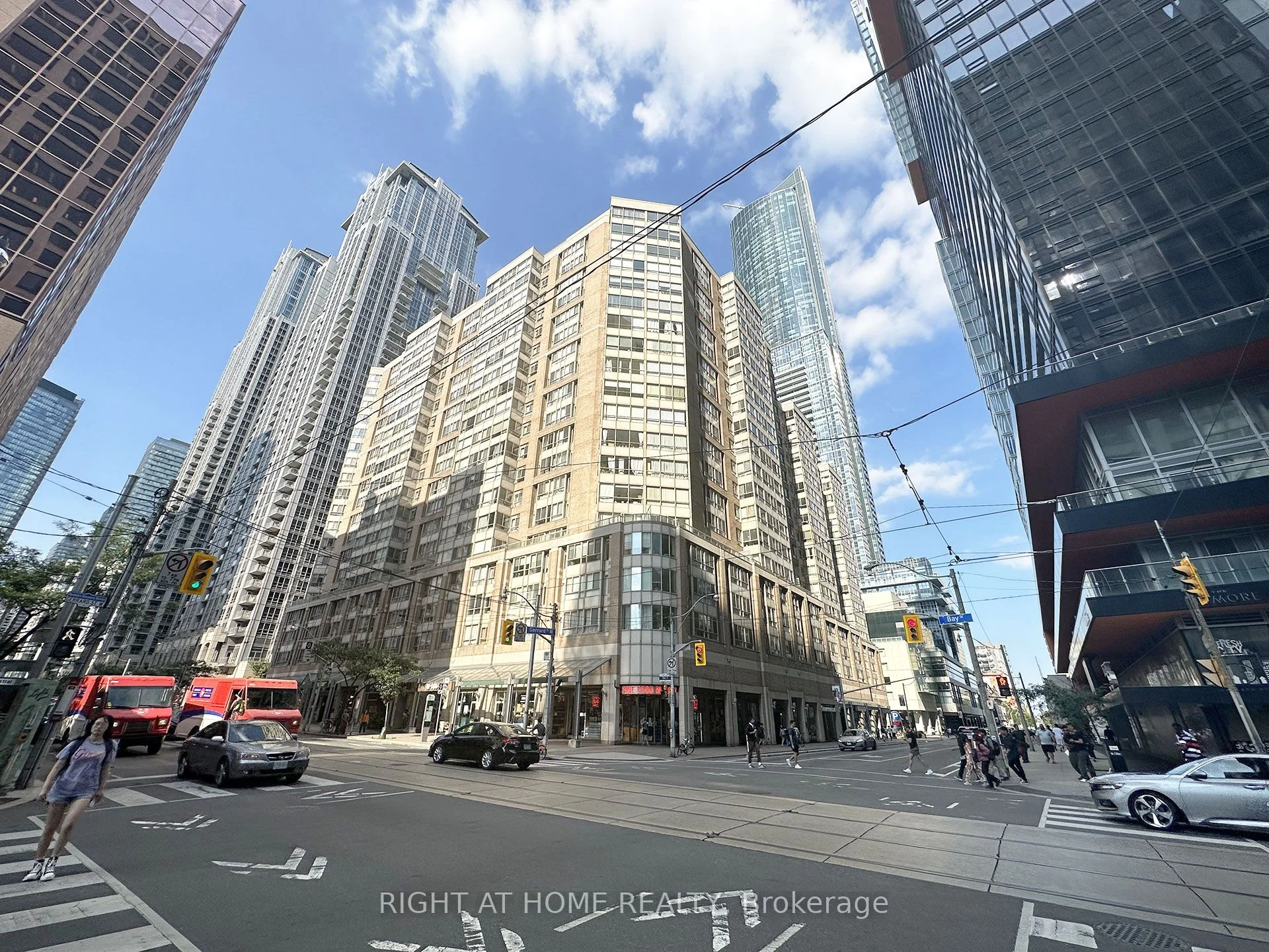 711 Bay Street 1420, Toronto C01, On M5g 2j8