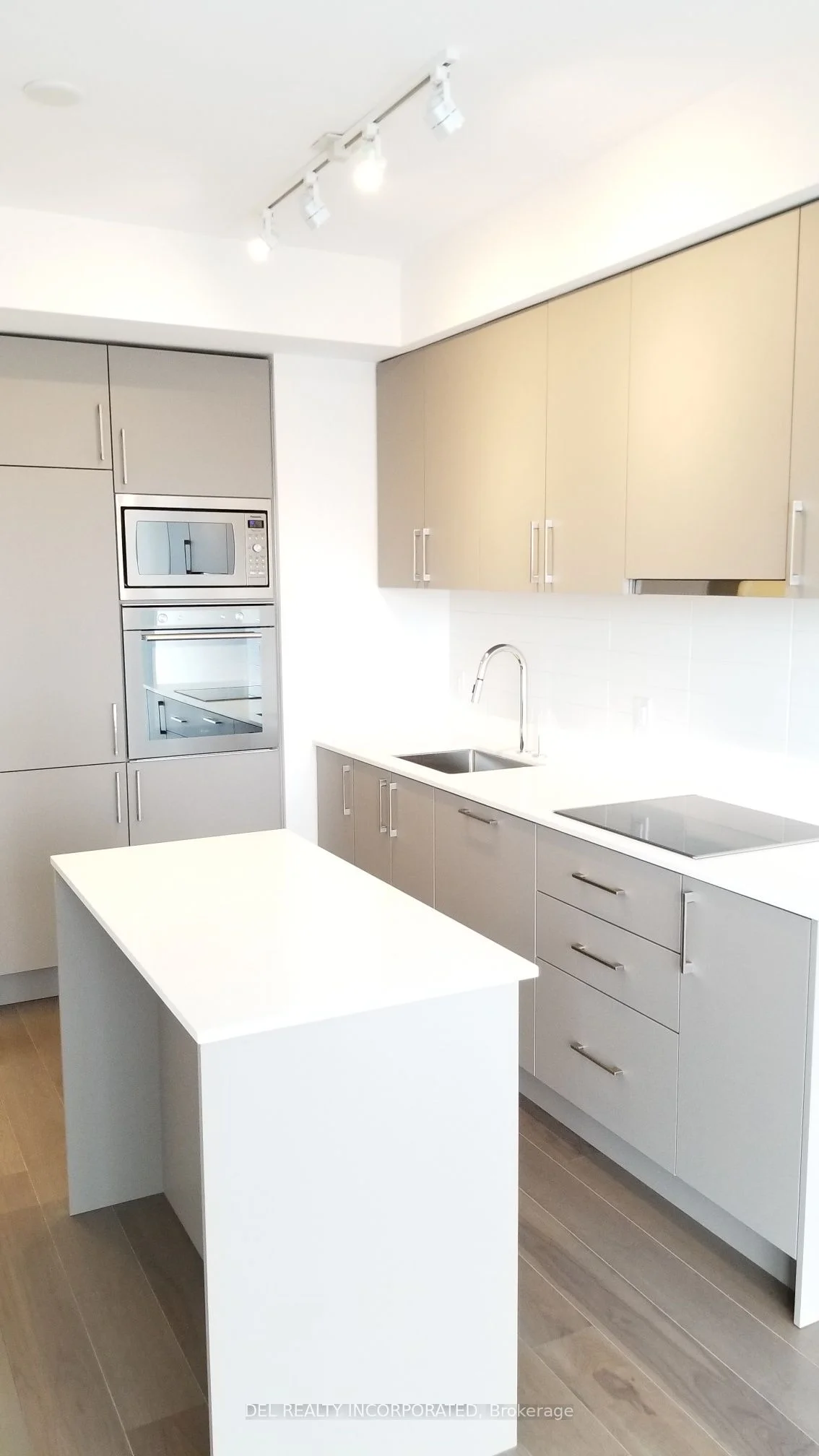 88 Cumberland Street 503, Toronto C02, On M5r 0c8