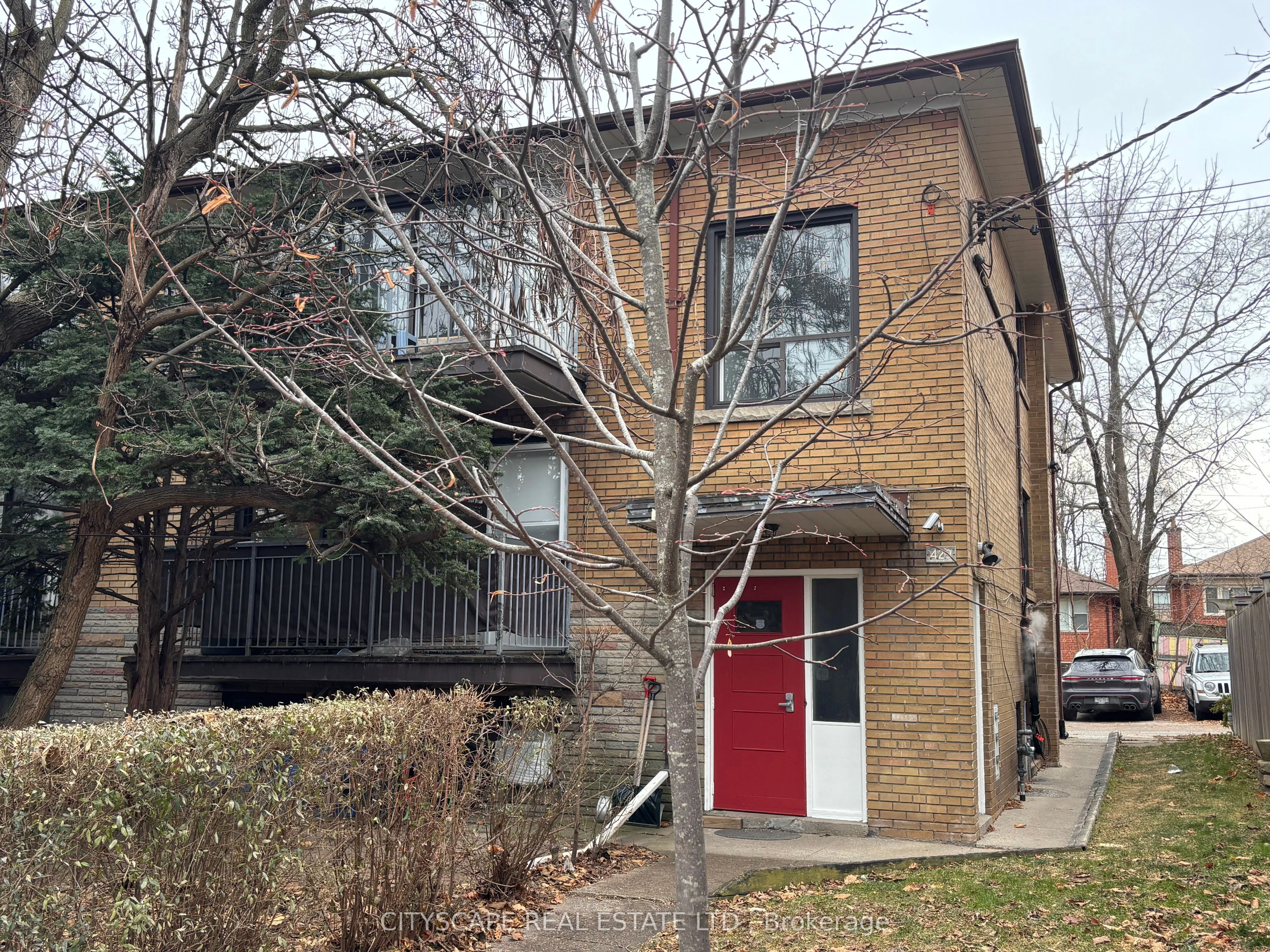 Triplex in Toronto