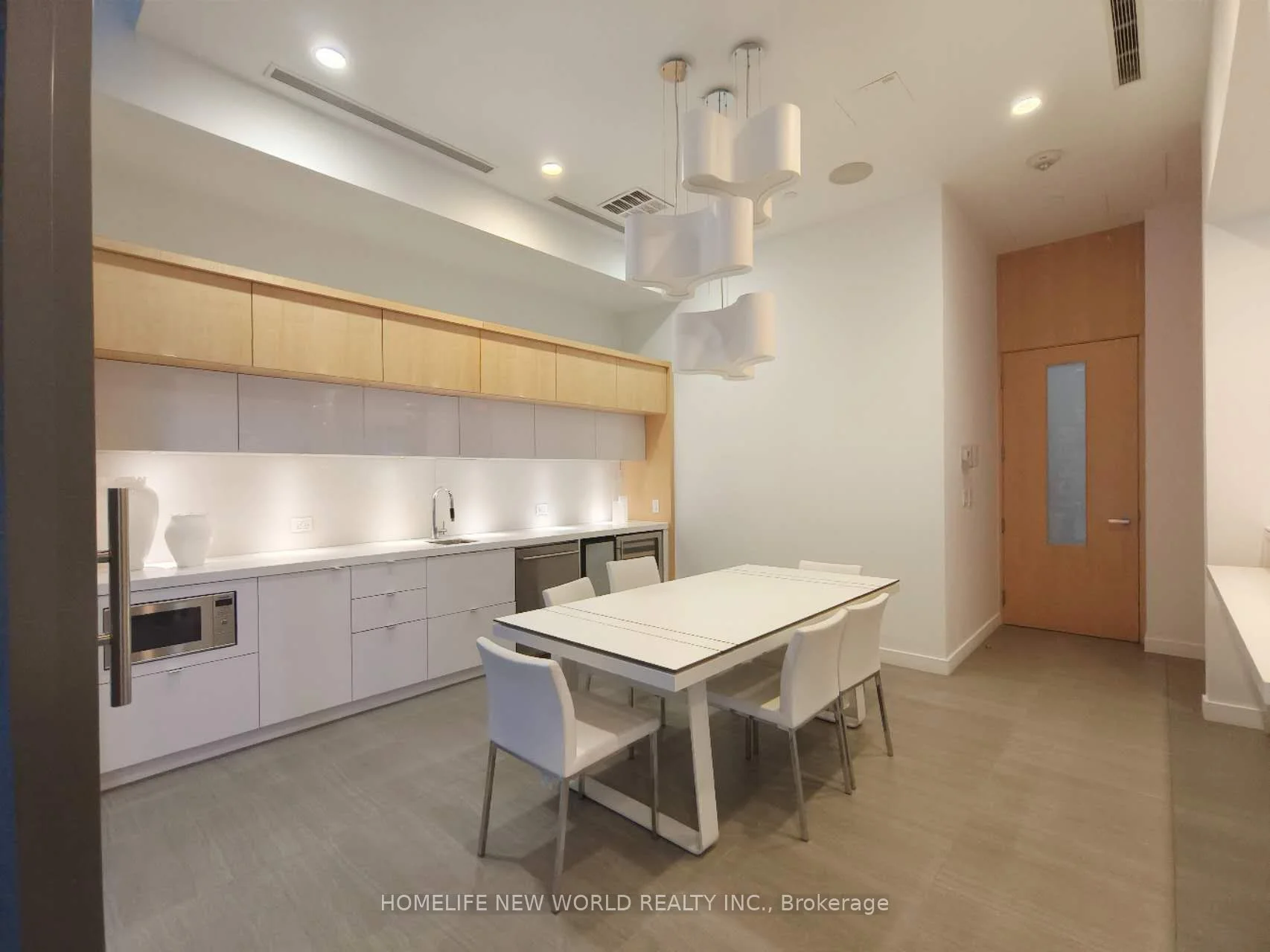 45 Charles Street E 1108, Toronto C08, ON M4Y 0B8