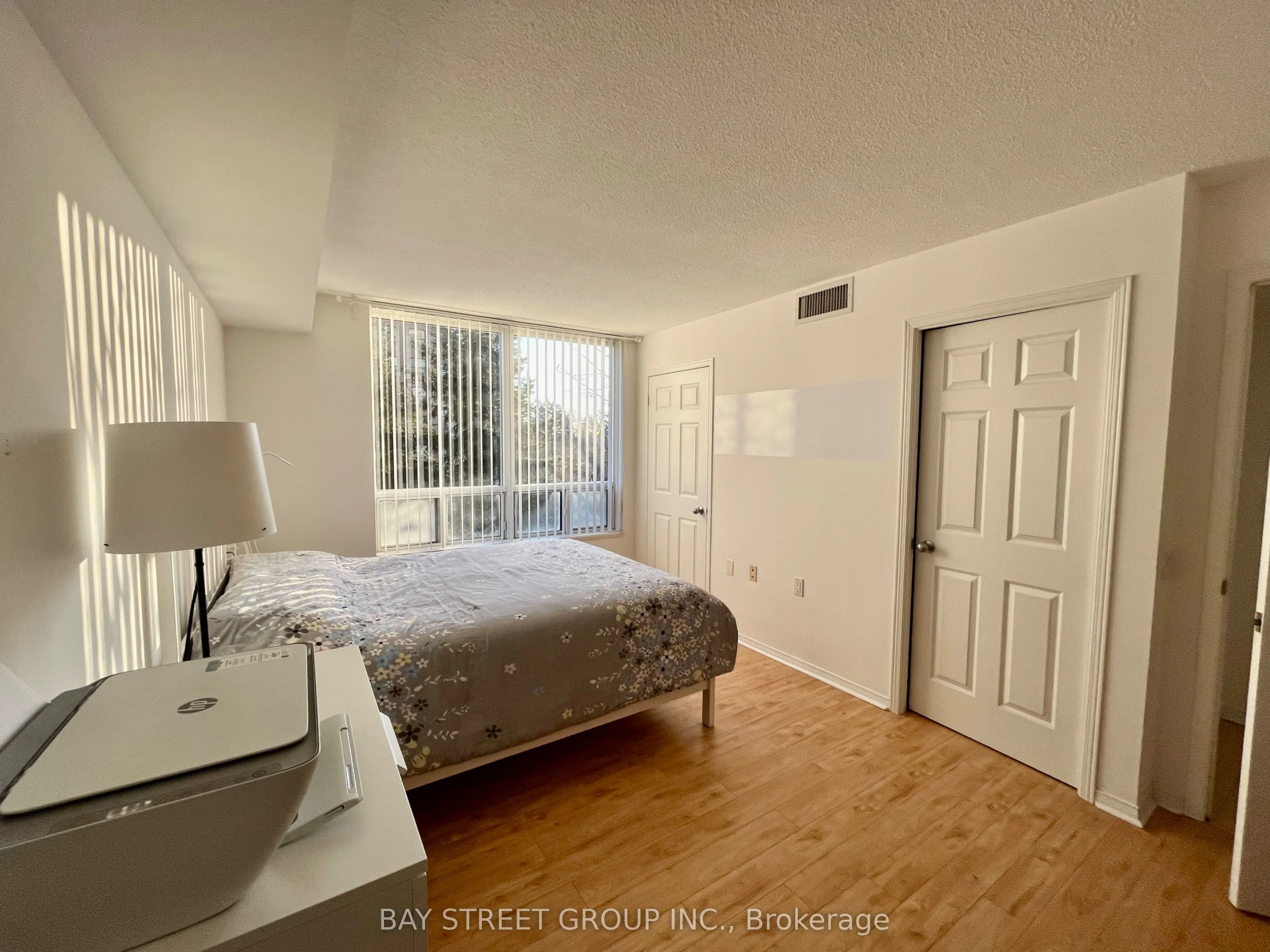 35 Finch Avenue E 309, Toronto C14, ON M2N 6Z8