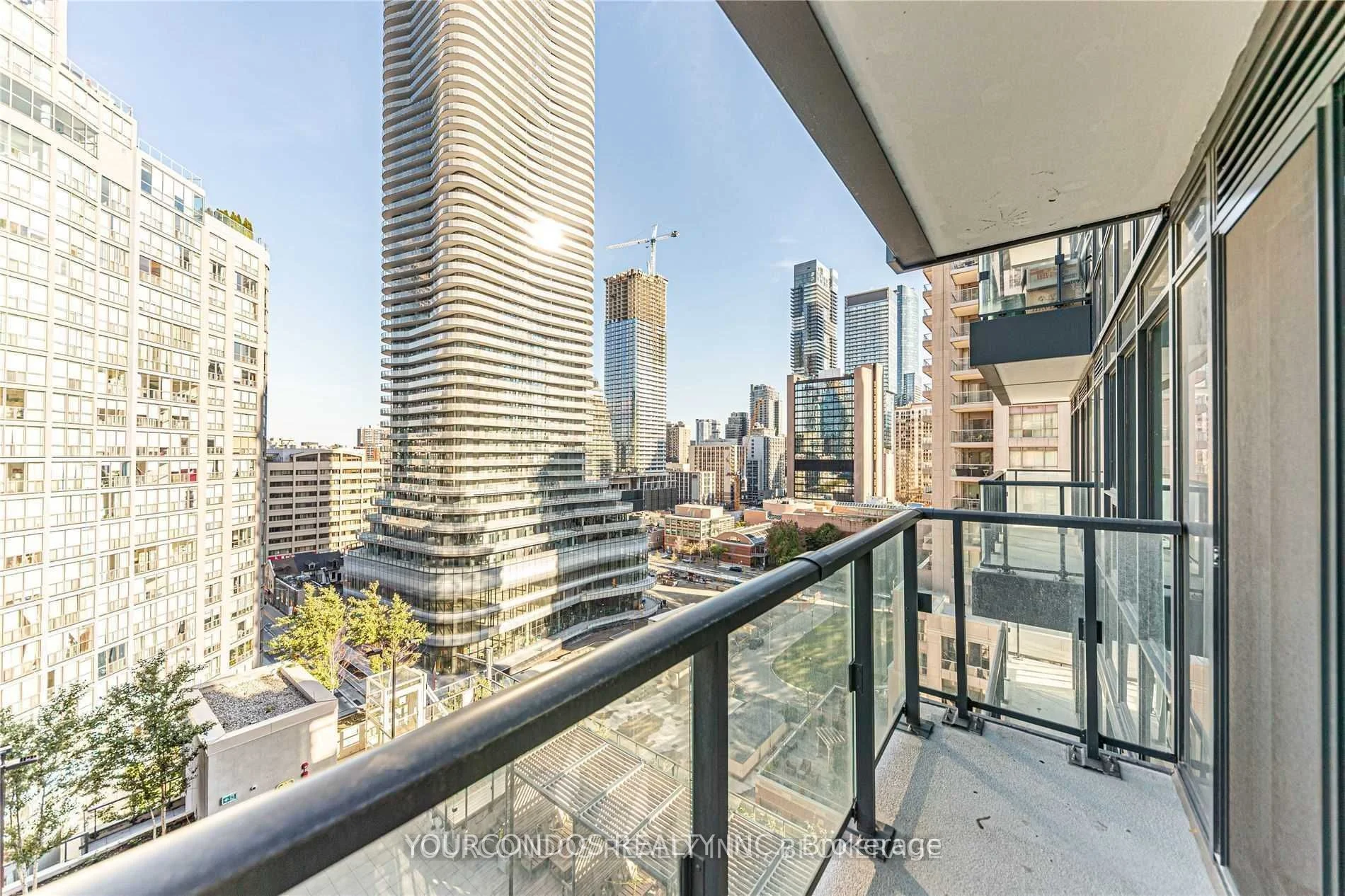 955 Bay Street 1304, Toronto C01, ON M5S 0C6