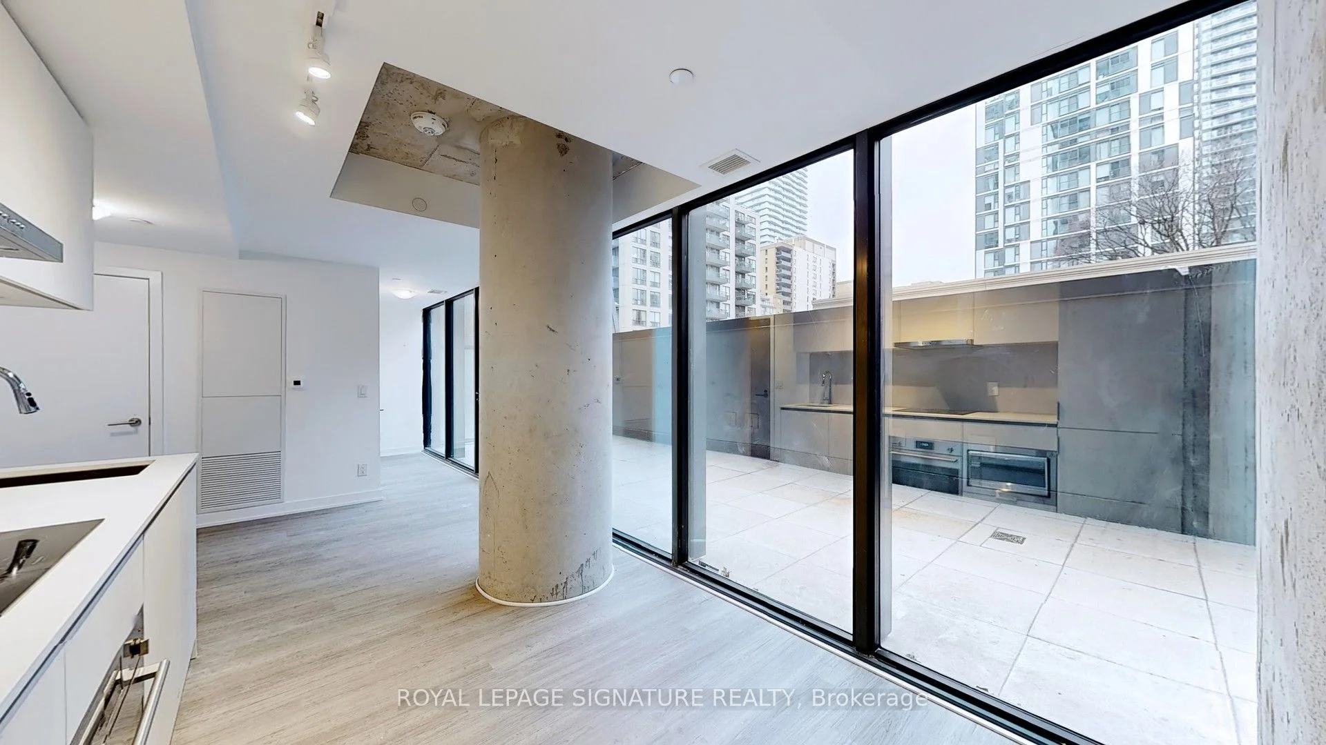 Condo Apartment in Toronto