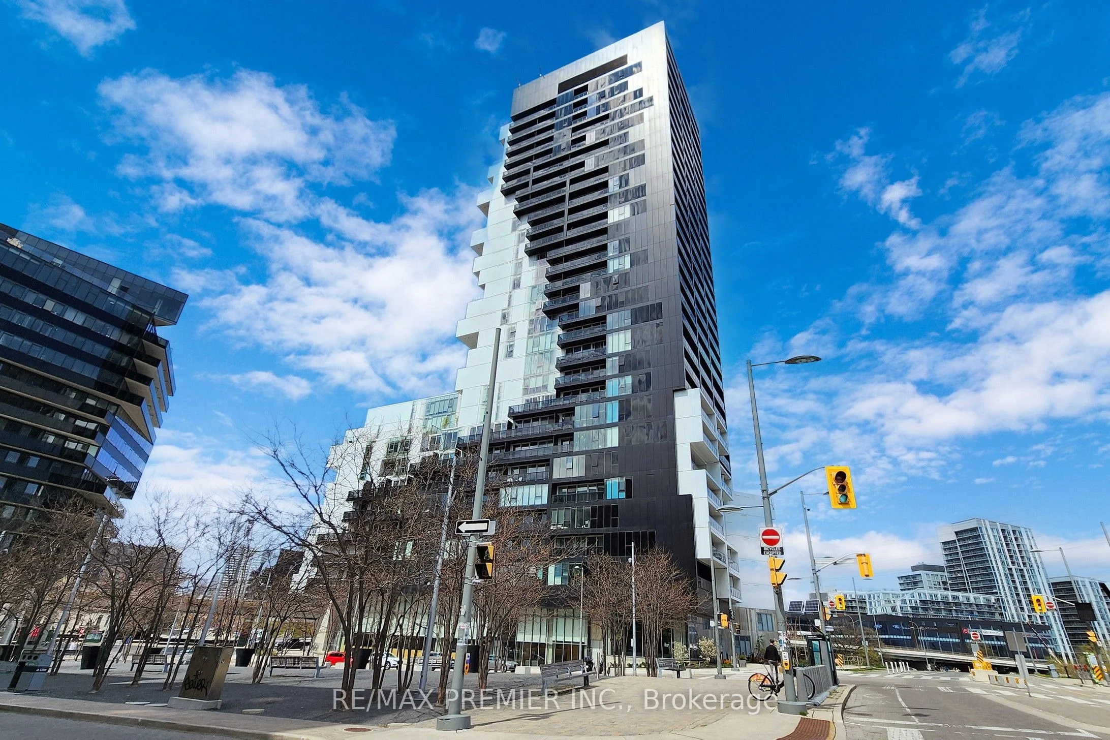 170 Bayview Avenue 2405, Toronto C08, On M5a 0m4