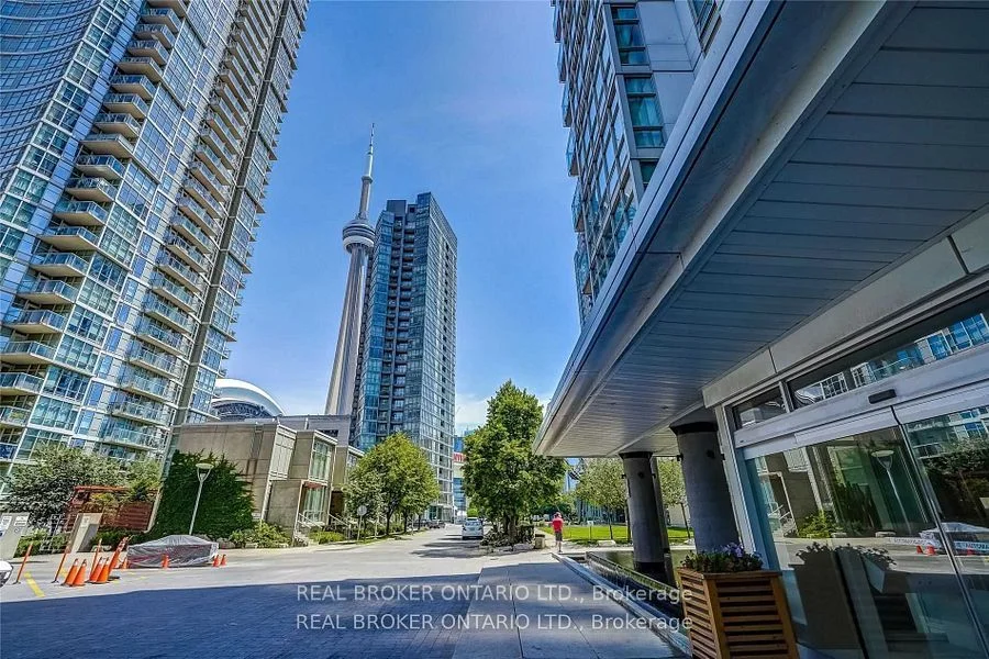 35 Mariner Terrace Terrace 1001, Toronto C01, On M5v 3v9