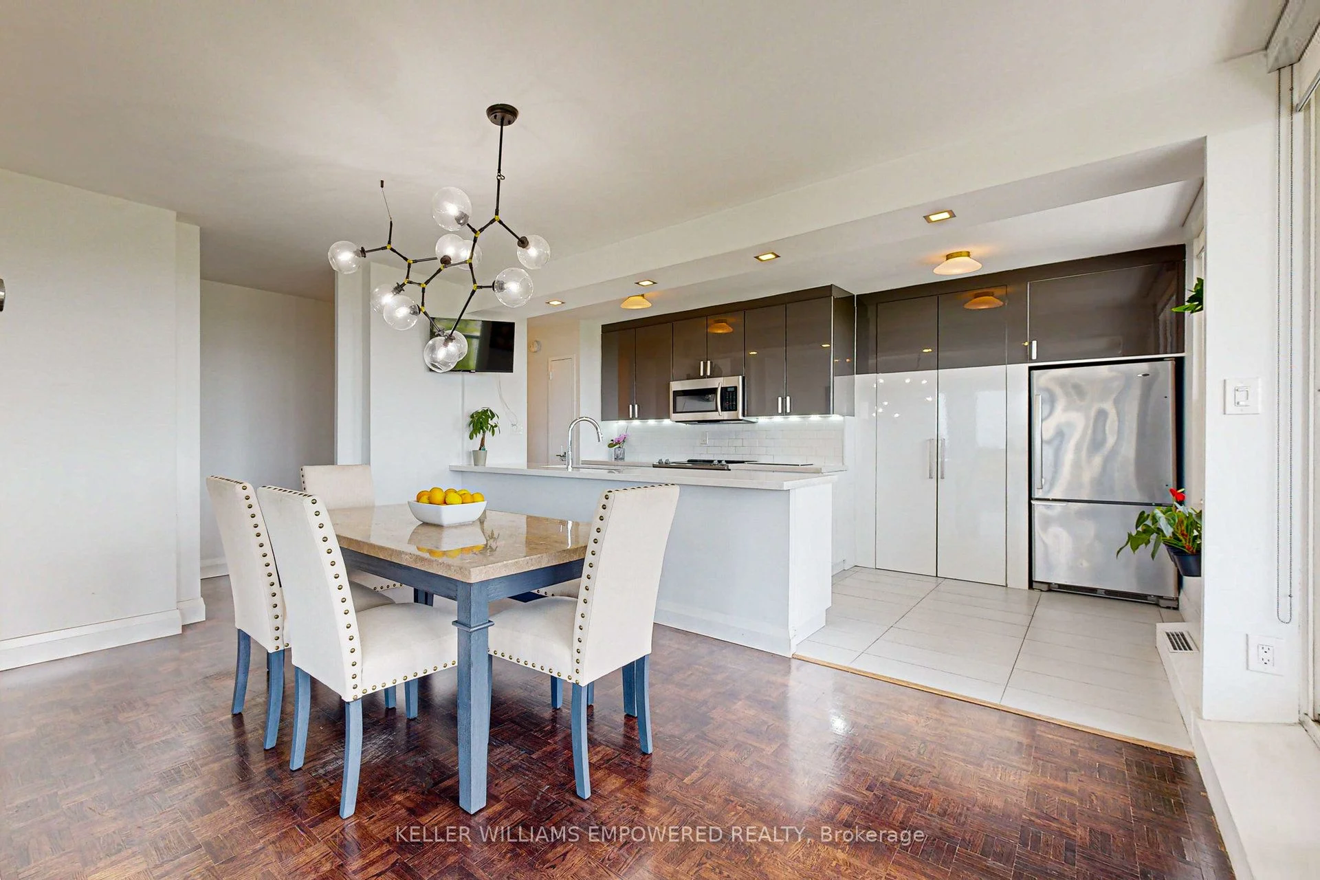Condo Apartment in Toronto