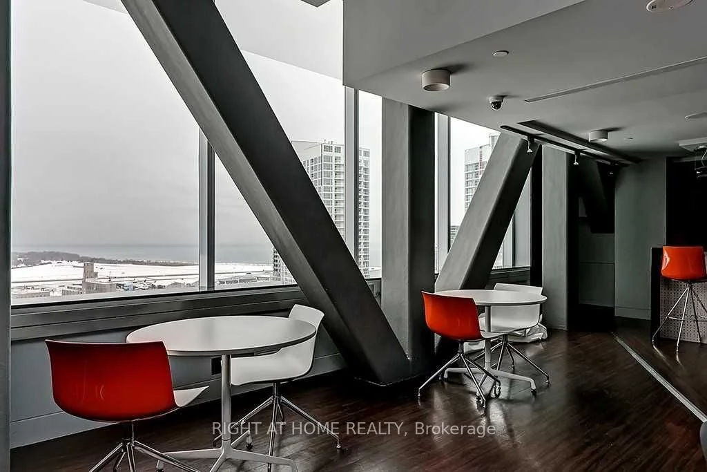 10 Capreol Court 653, Toronto C01, ON M5V 4B3