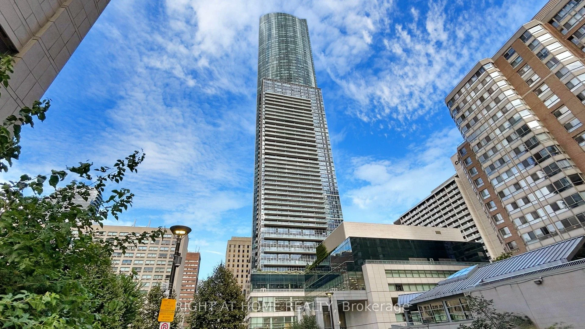 388 Yonge Street 7405, Toronto C01, On M5b 0a4