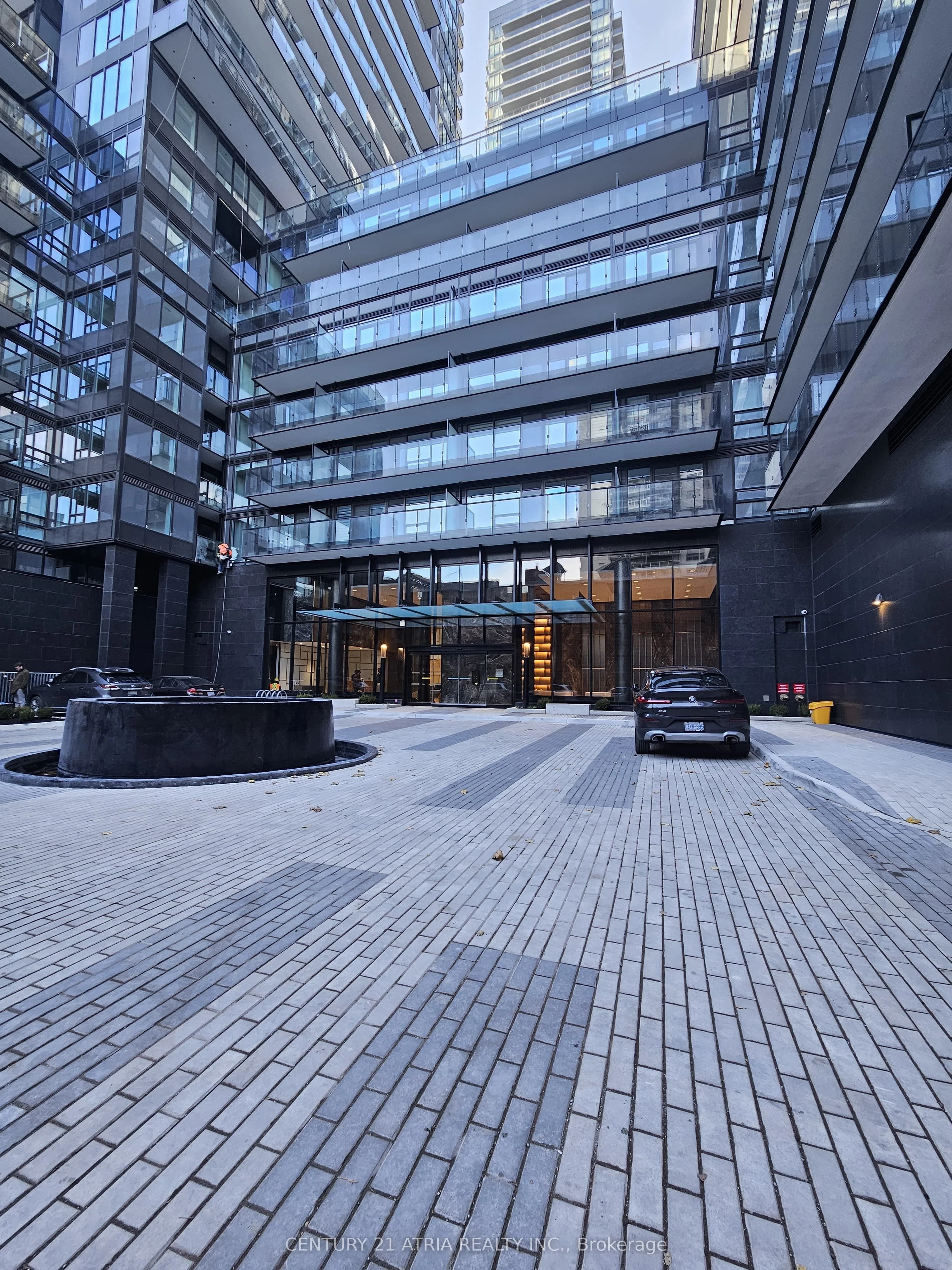 117 Broadway Avenue 1510, Toronto C10, On M4p 1v3