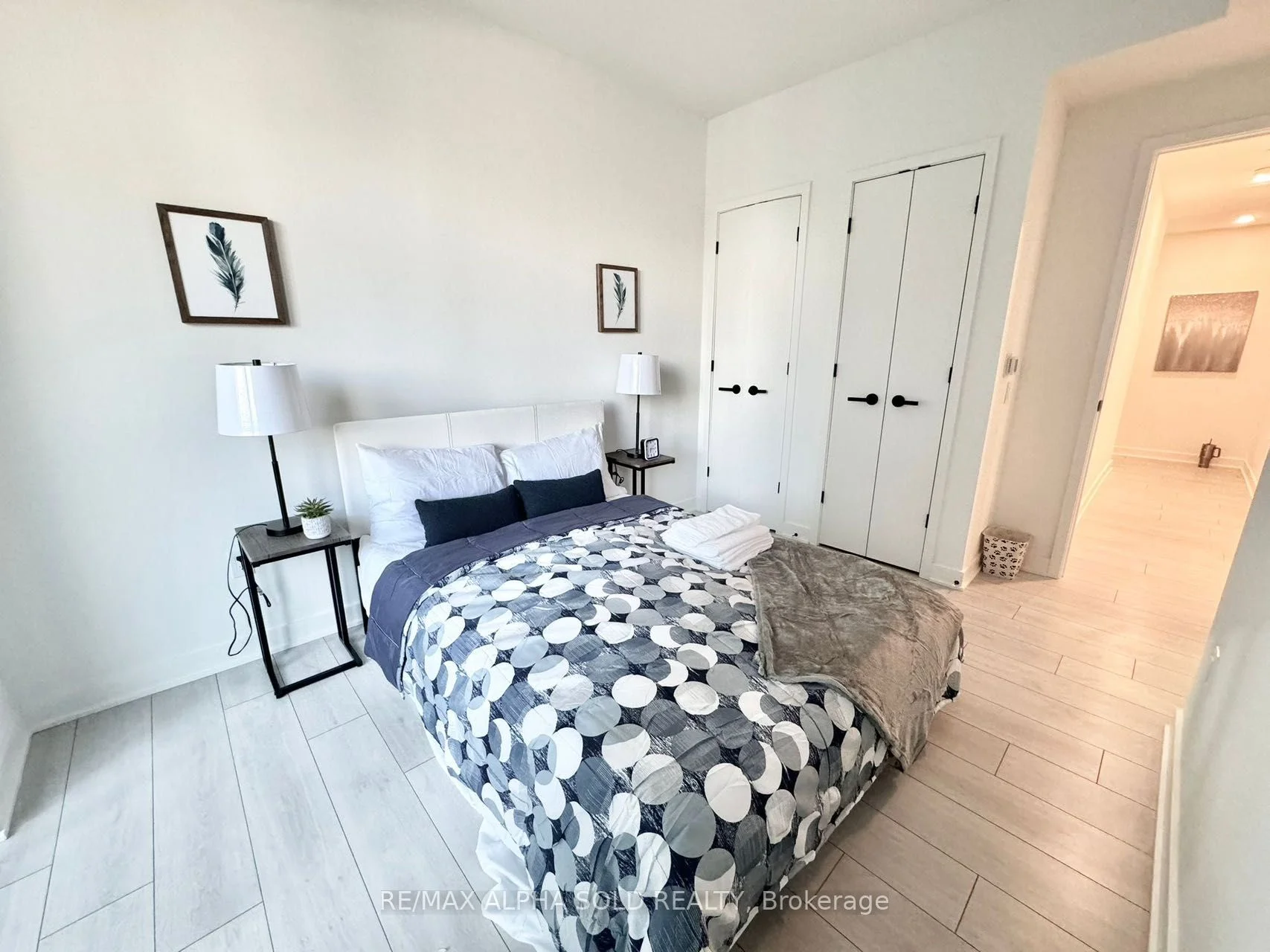 55 Charles Street E 1606, Toronto C08, ON M4Y 0J1