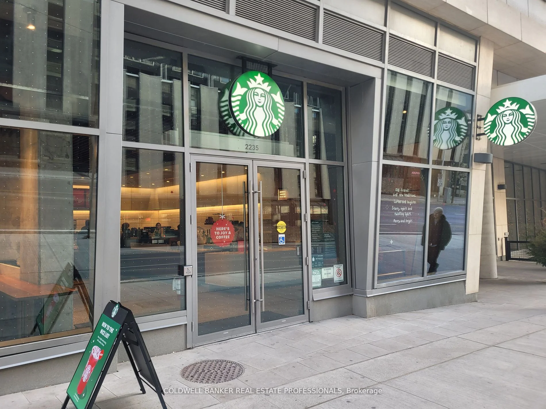 2221 Yonge Street 5504, Toronto C10, ON M4S 2B4