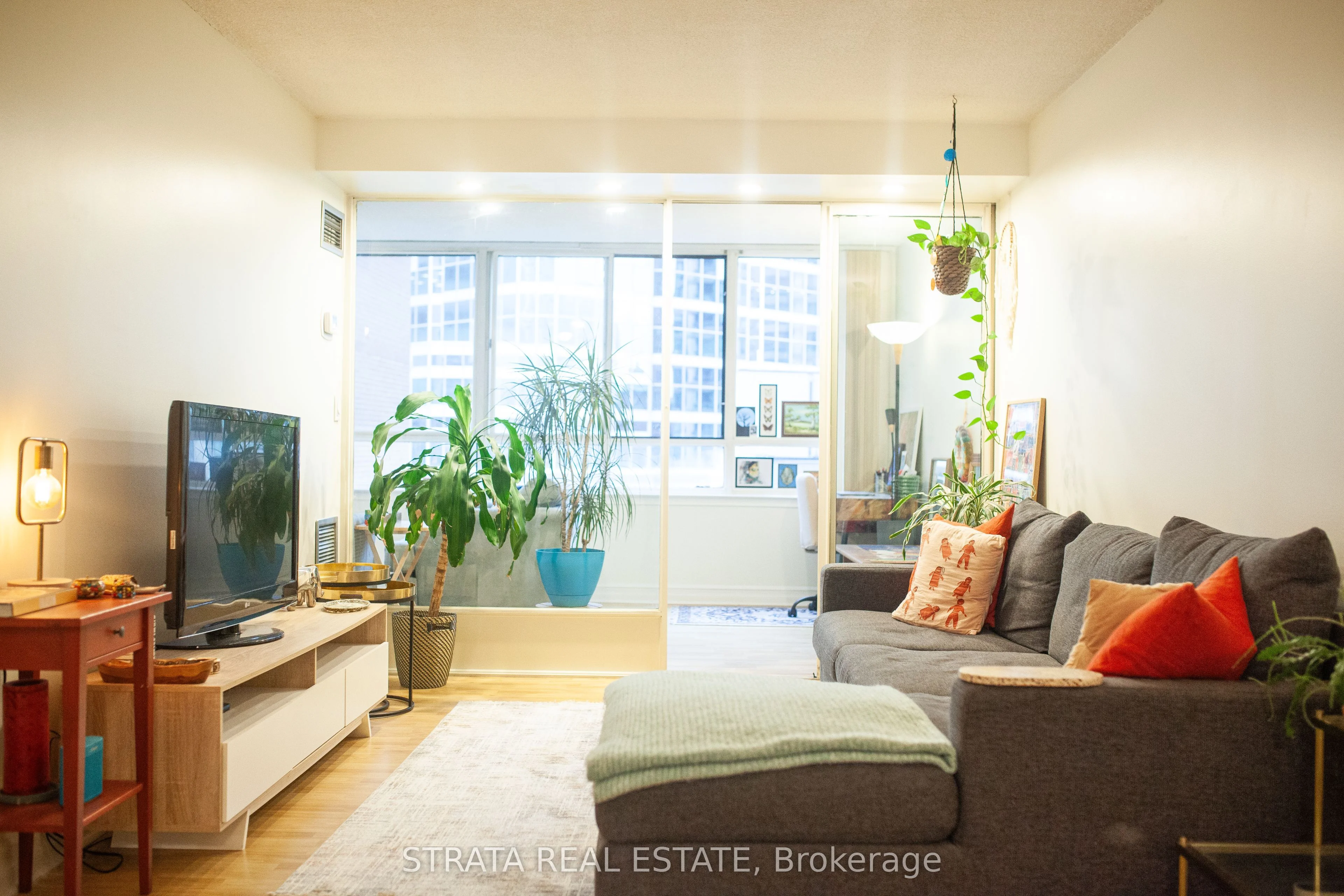 633 Bay Street 520, Toronto C01, On M5g 2g4