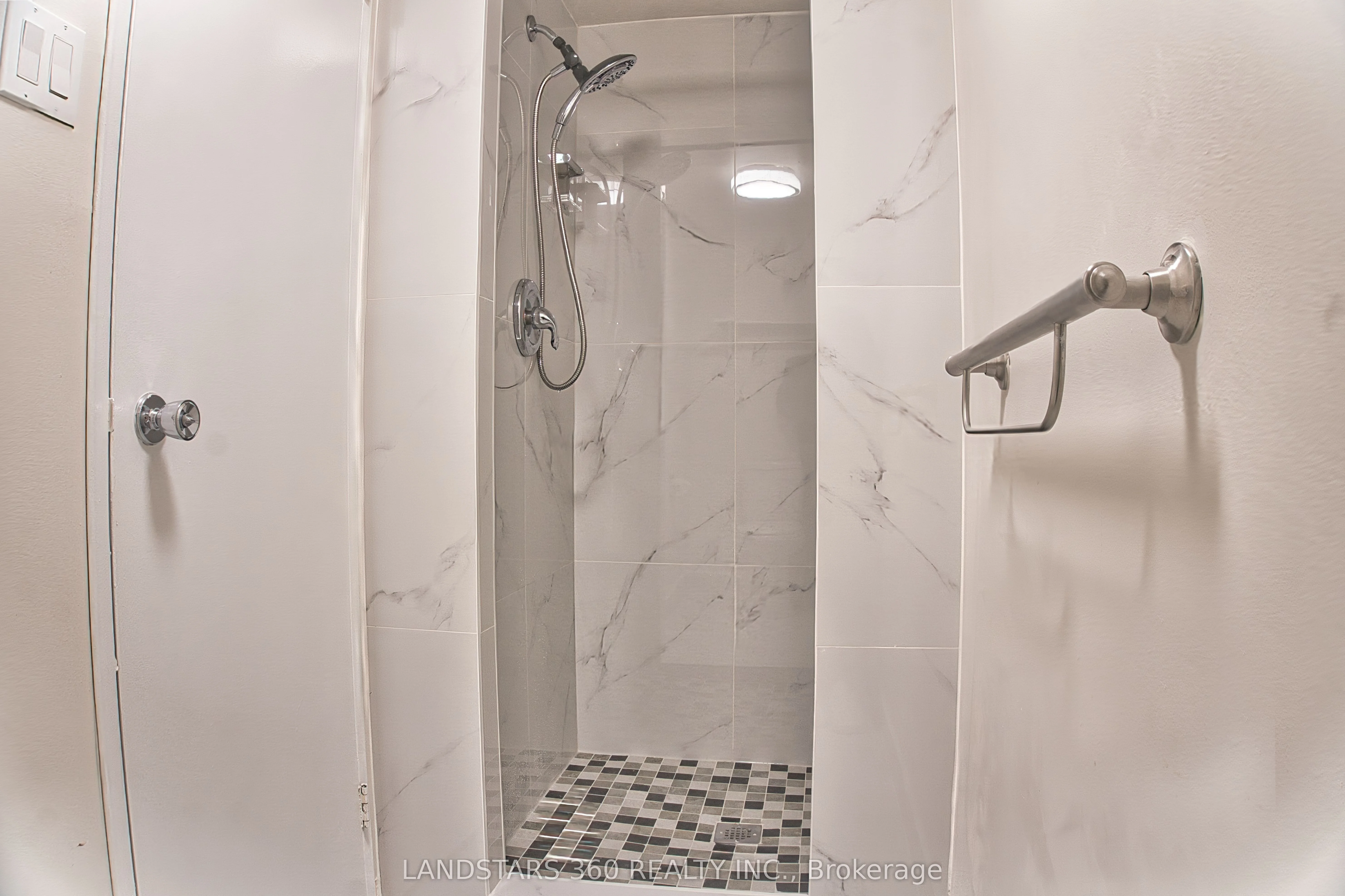 3303 Don Mills Road 2605, Toronto C15, ON M2J 4T6