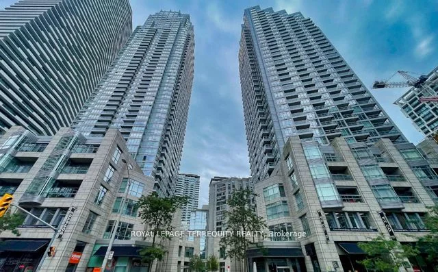 2181 Yonge Street 1903, Toronto C10, On M4s 3h7
