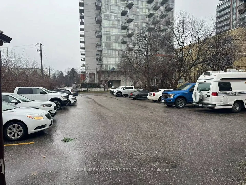 5320 Yonge Street main, Toronto C07, ON M2N 5P9