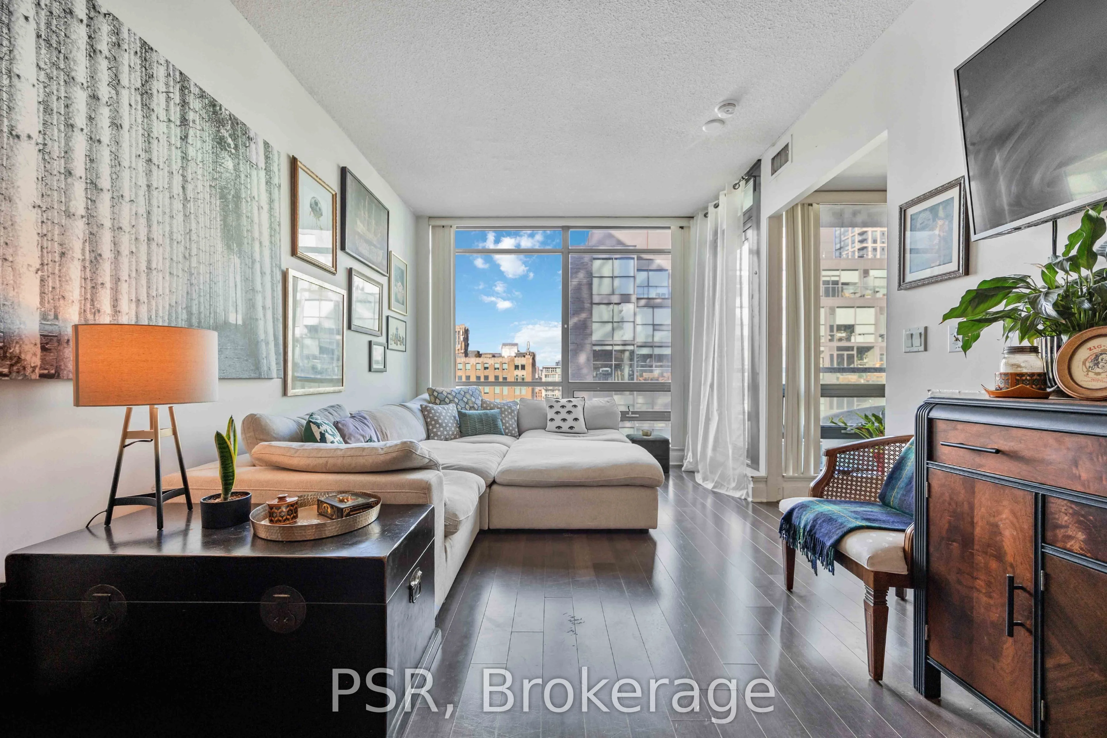 438 King Street W 1415, Toronto C01, On M5v 3t9