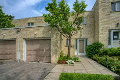 Condo Townhouse in Toronto