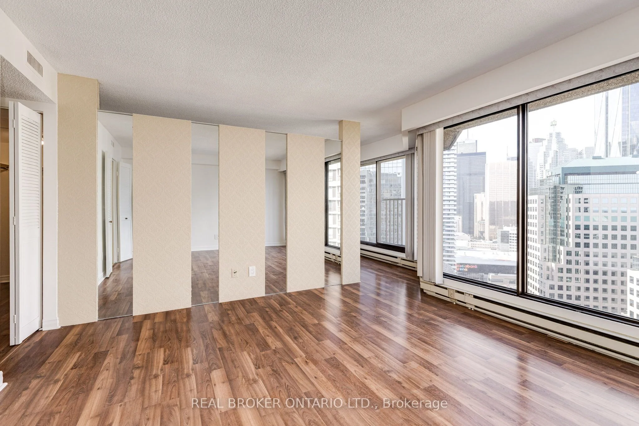 65 Harbour Square 3209, Toronto C01, ON M5J 2L4