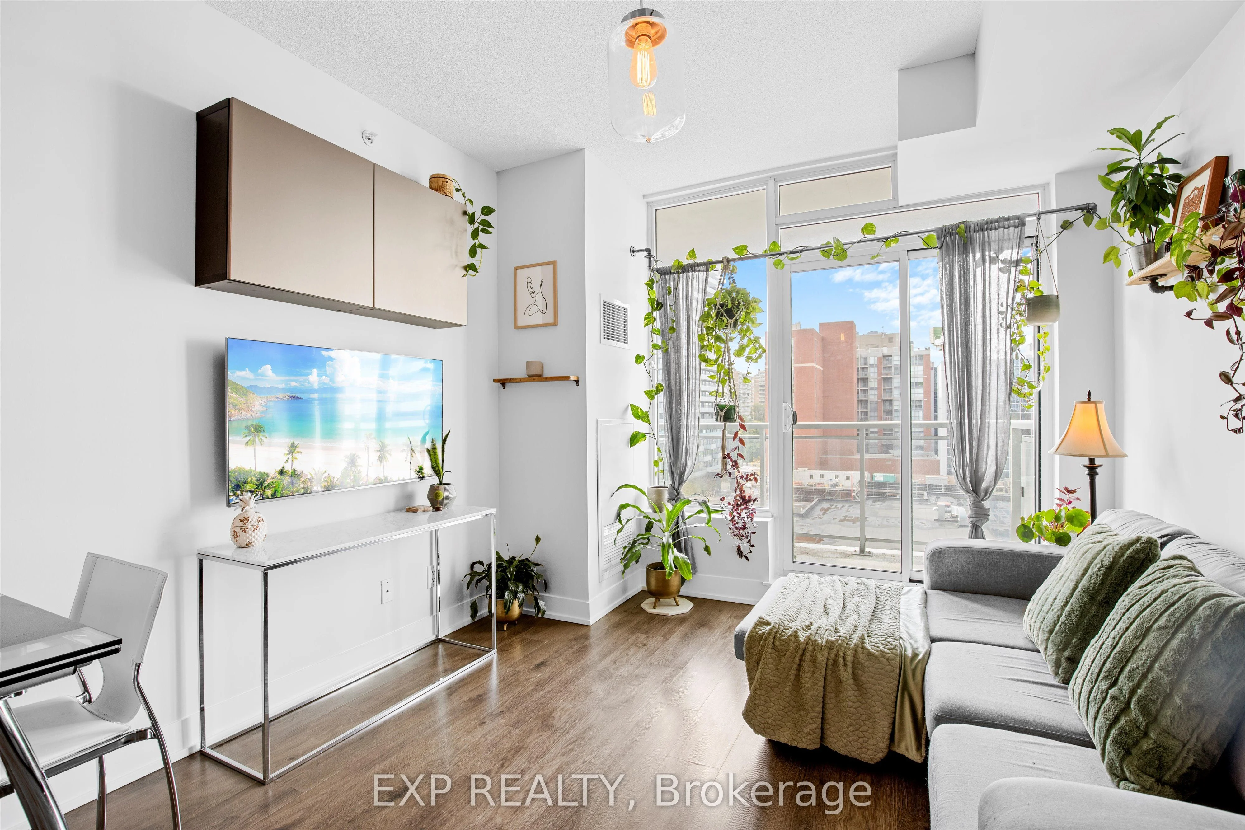 68 Merton Street 609, Toronto C10, ON M4S 0A7