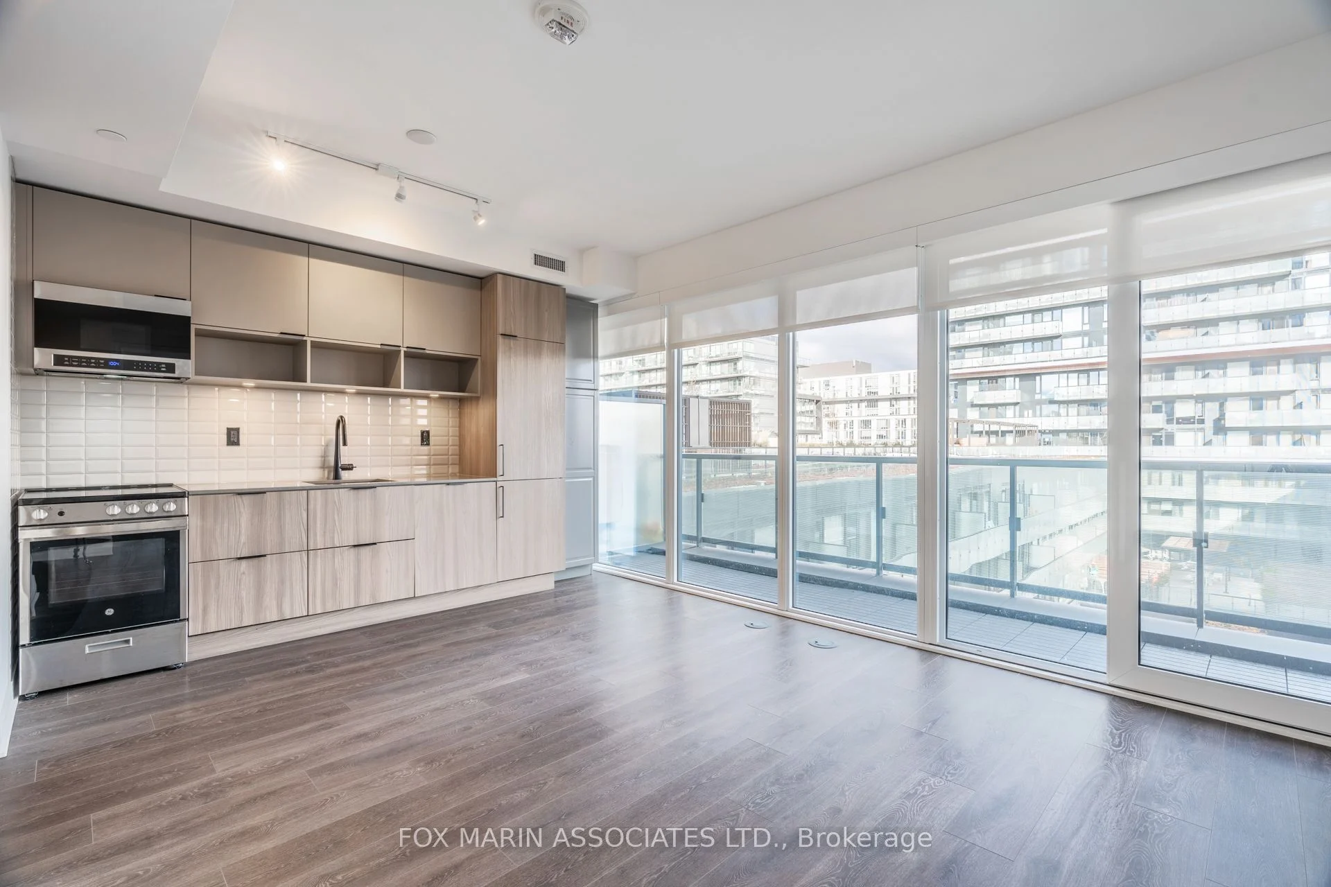 180 Mill Street S602, Toronto C08, On M5a 0v7