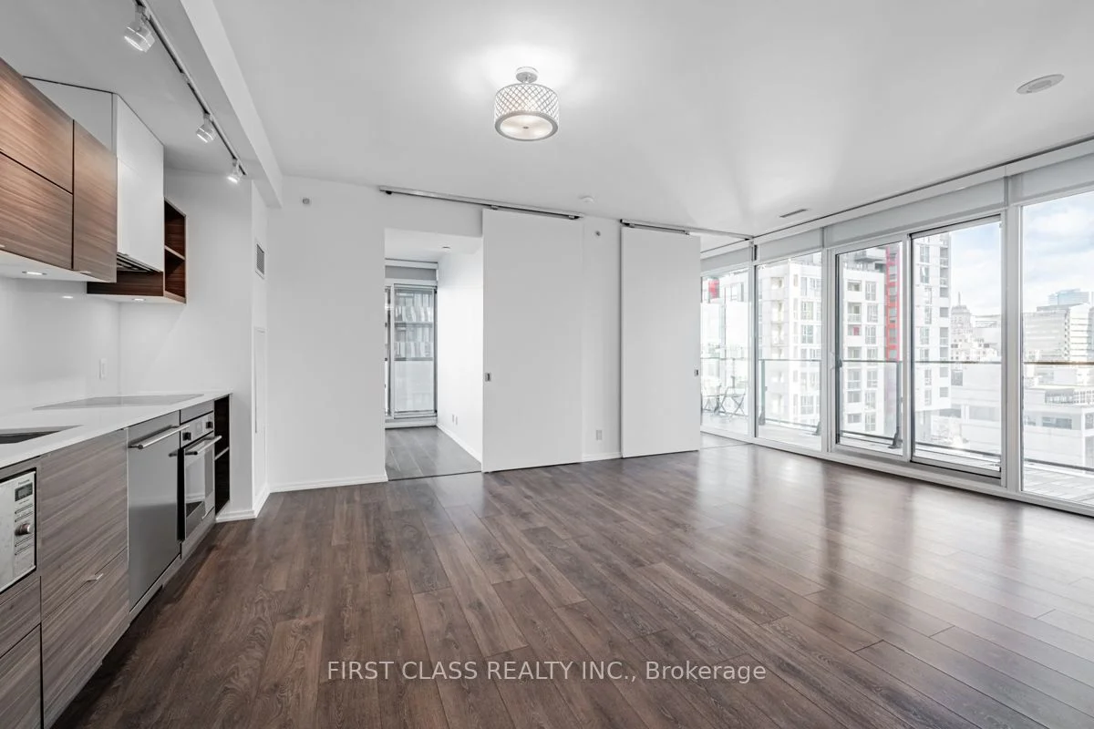 125 Peter Street 1308, Toronto C01, ON M5V 2G9