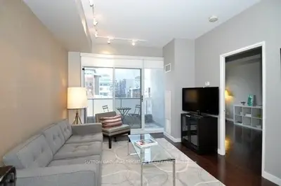 1005 King Street W 334, Toronto C01, On M6k 3m8