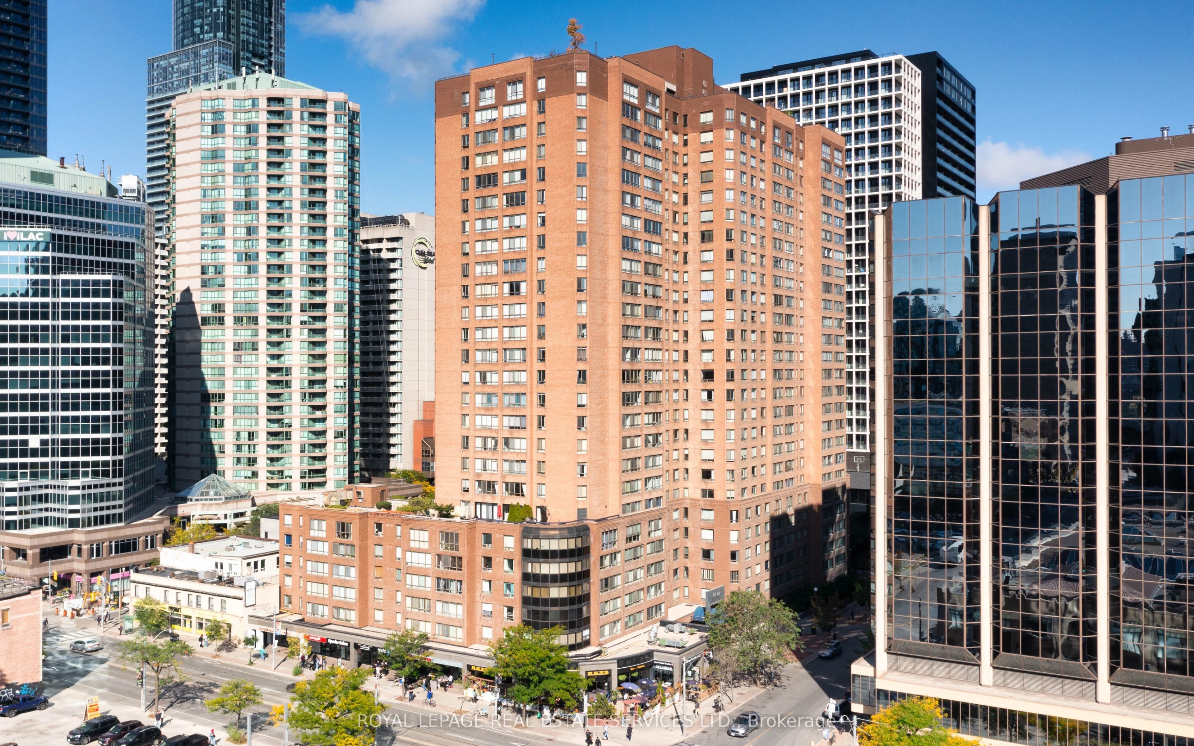 Condo Apartment in Toronto