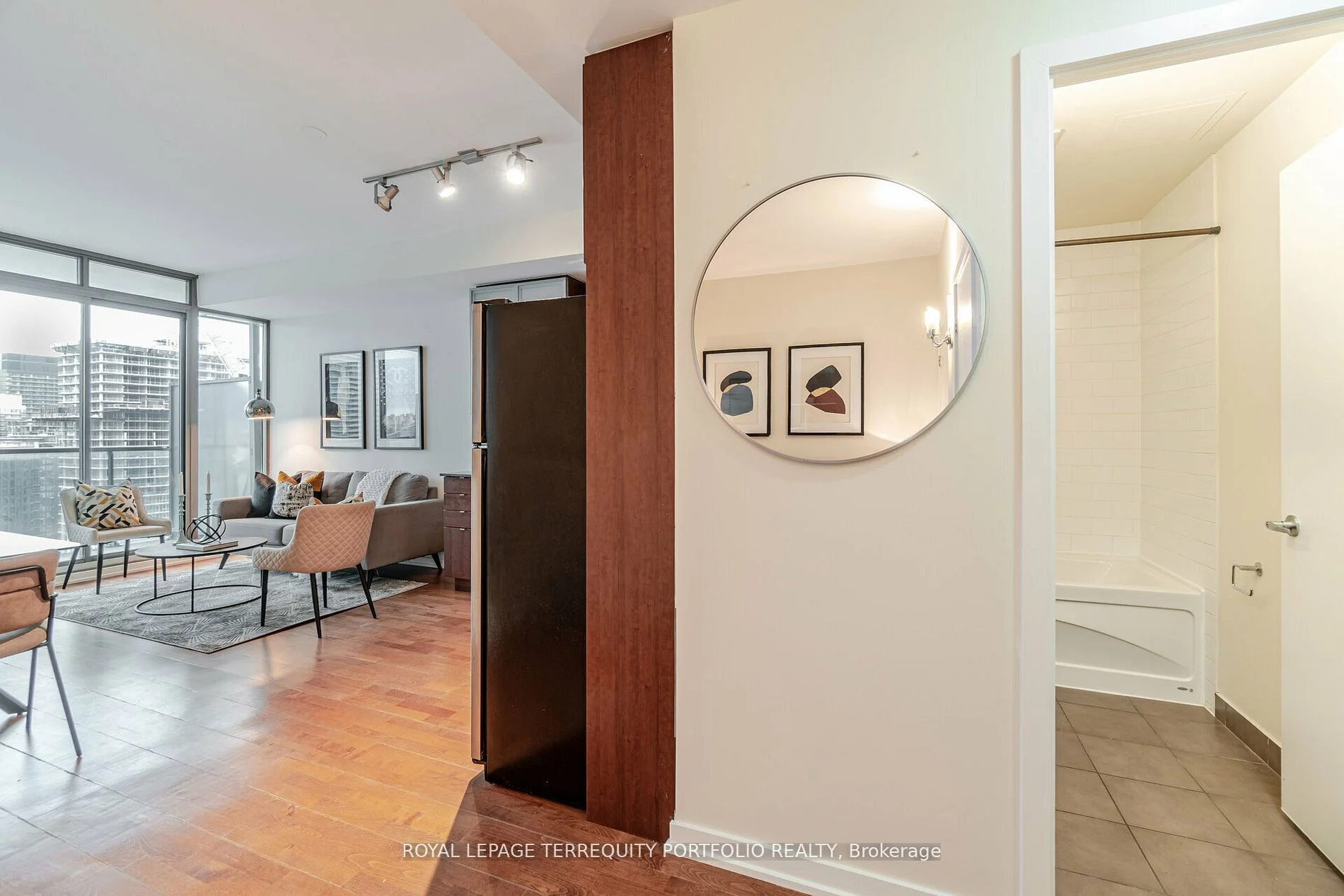 33 Lombard Street 3304, Toronto C08, ON M5C 3H8