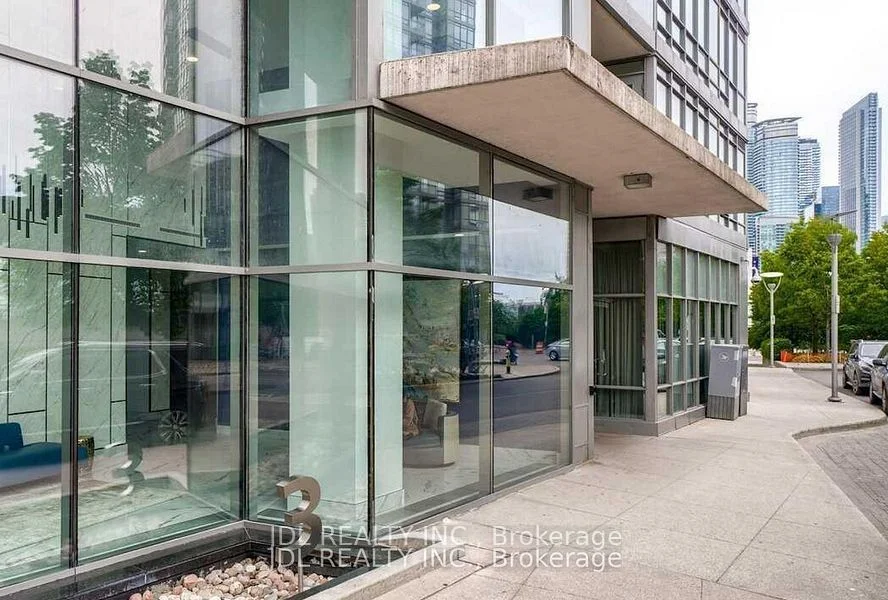 3 Navy Wharf Court 502, Toronto C01, On M5v 3v1