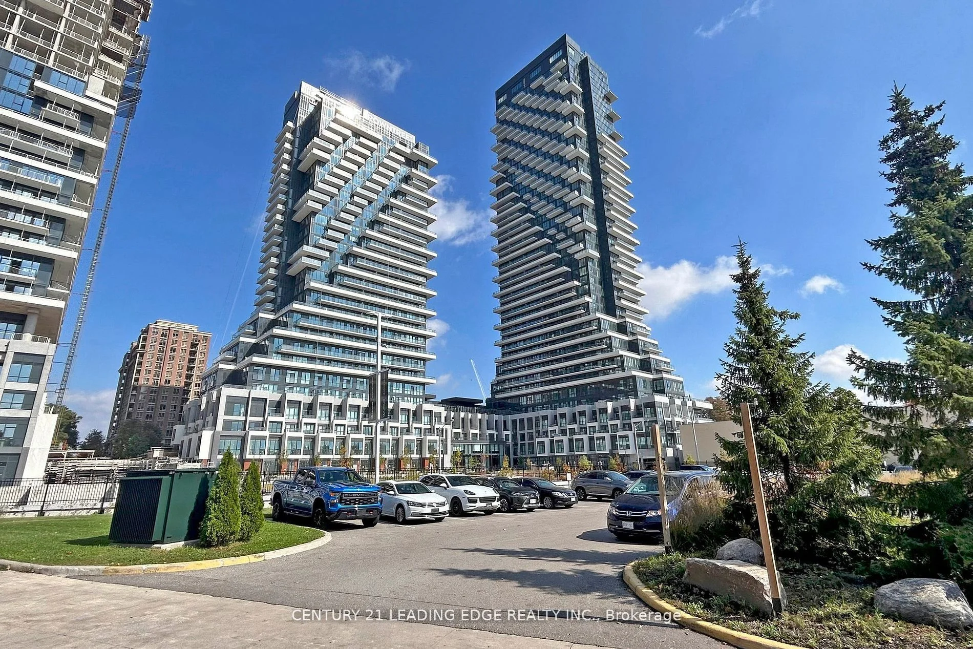 30 Inn On The Park Drive 2004, Toronto C13, On M3c 2j7
