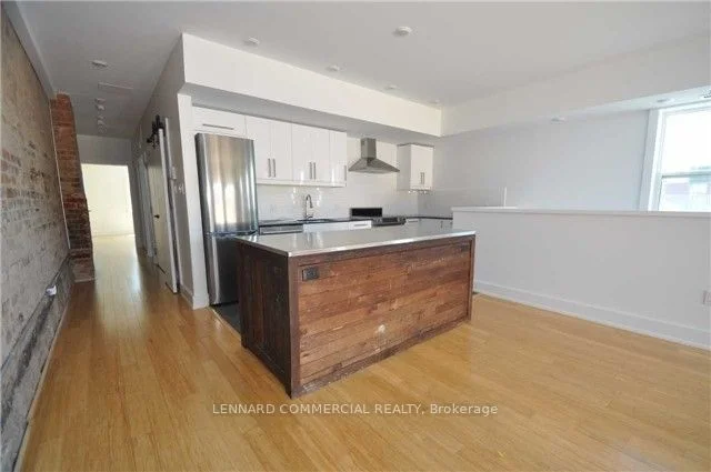 280 College Street 4, Toronto C01, ON M5T 1R9