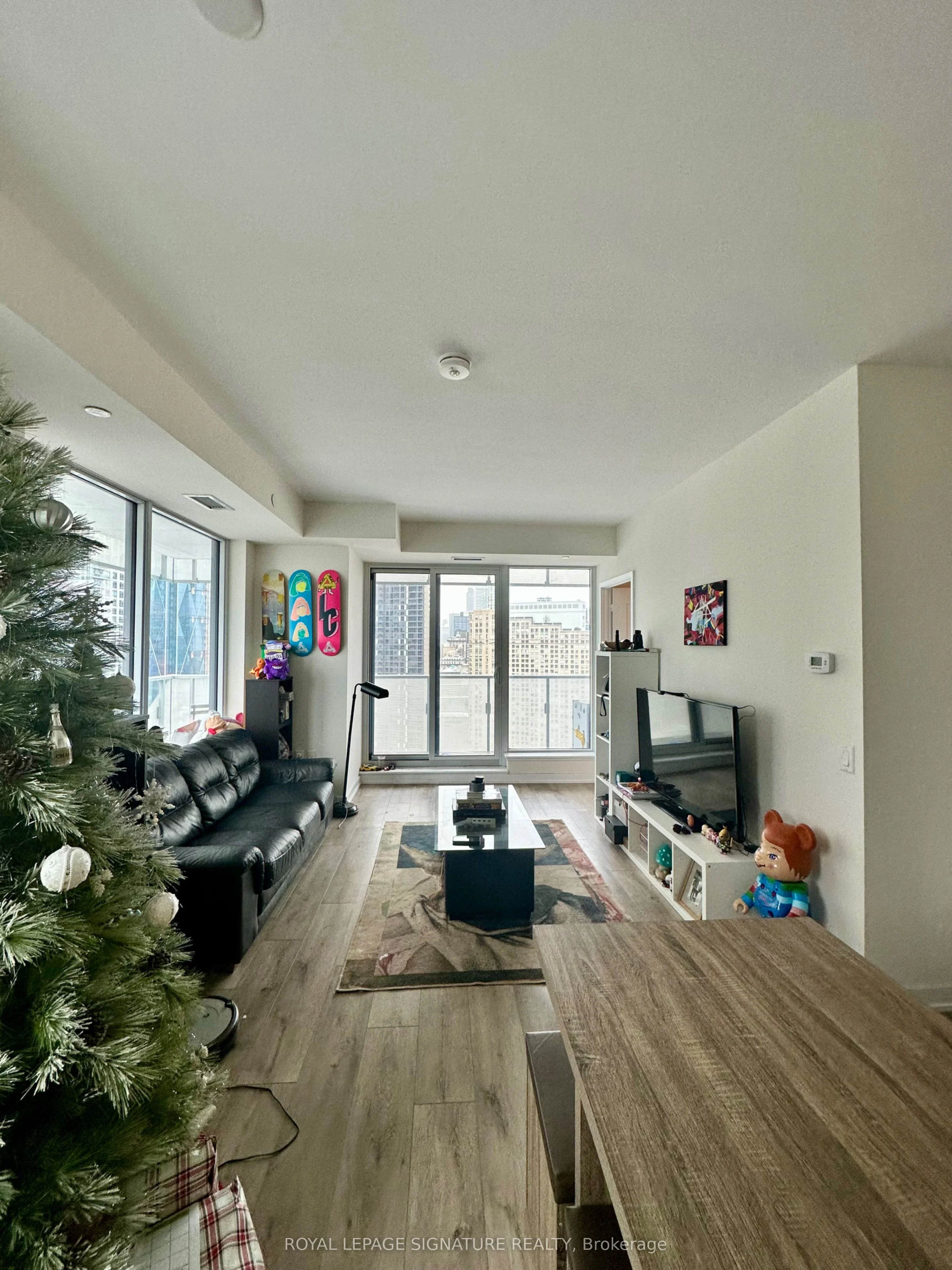 28 Freeland Street 2404, Toronto C01, ON M5E 0E3