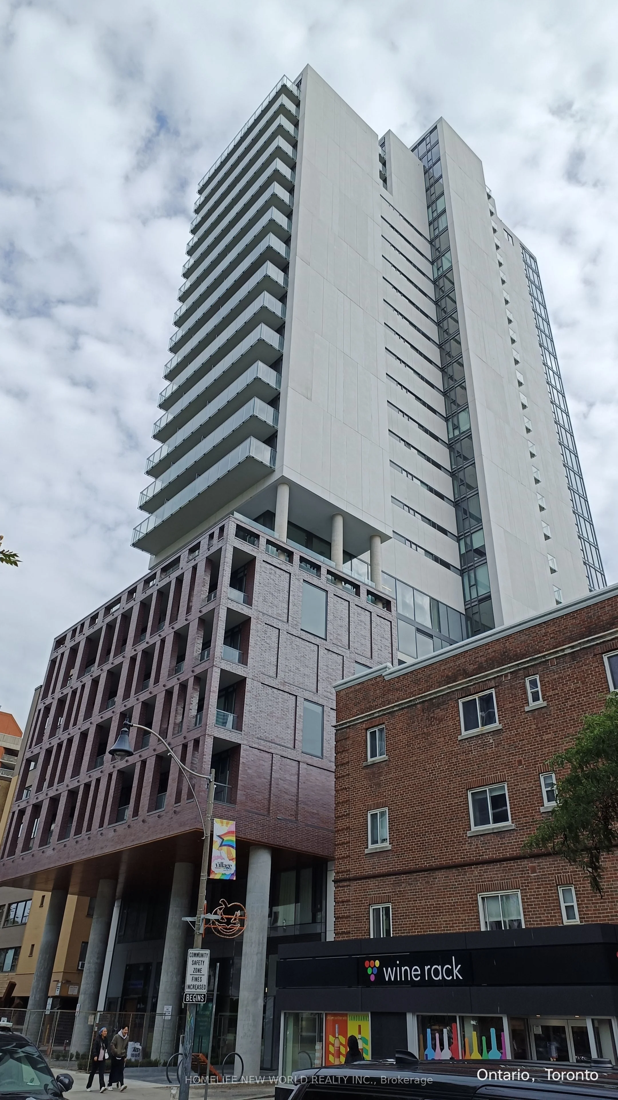 81 Wellesley Street E 901, Toronto C08, ON N5V 1J6