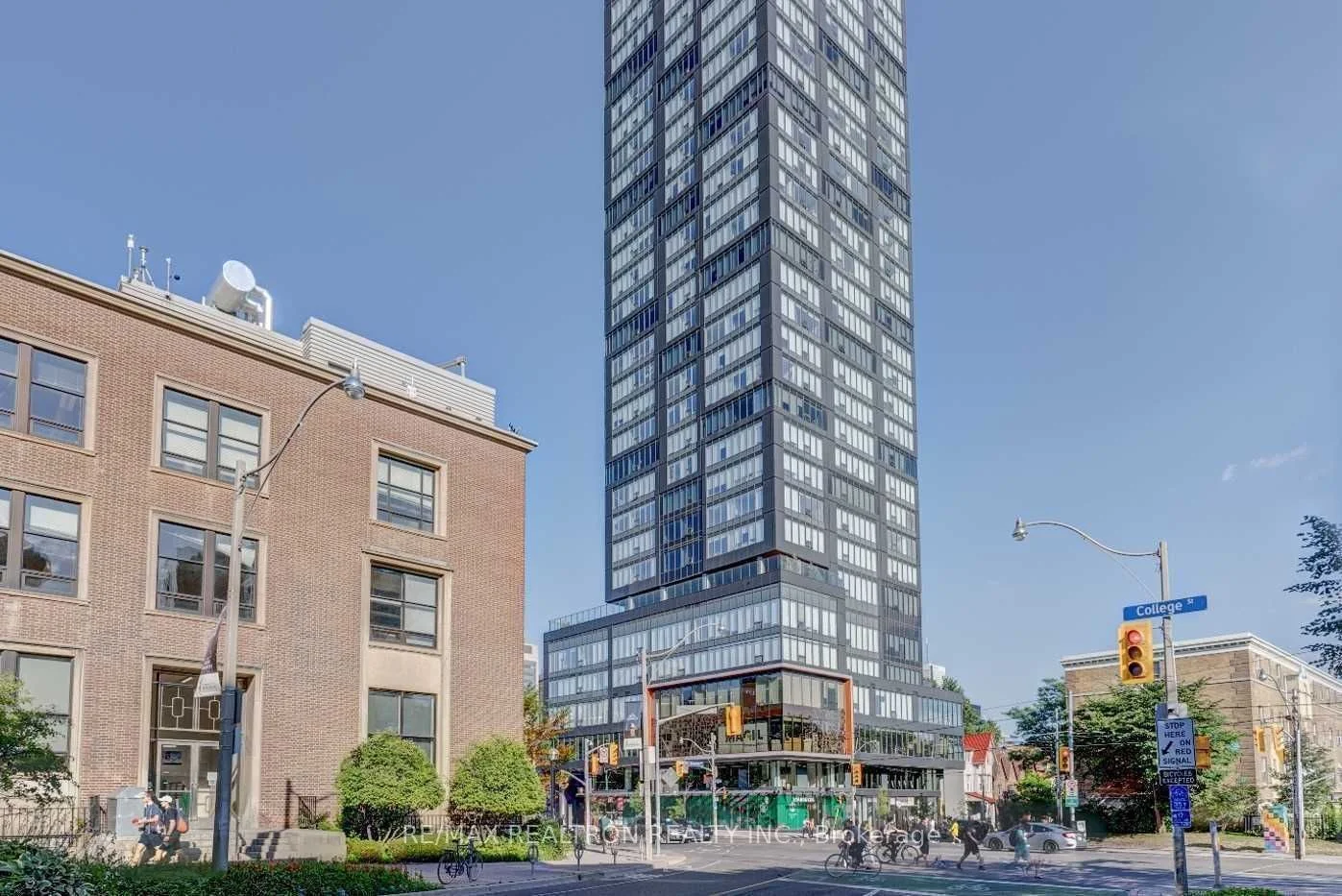 203 College Street 902, Toronto C01, On M5t 1p9