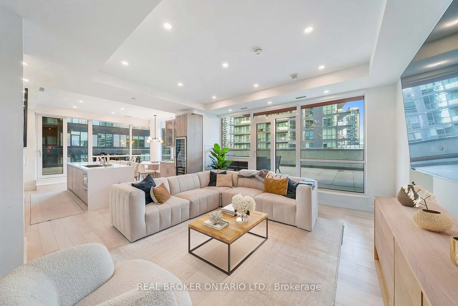 Condo Apartment in Toronto