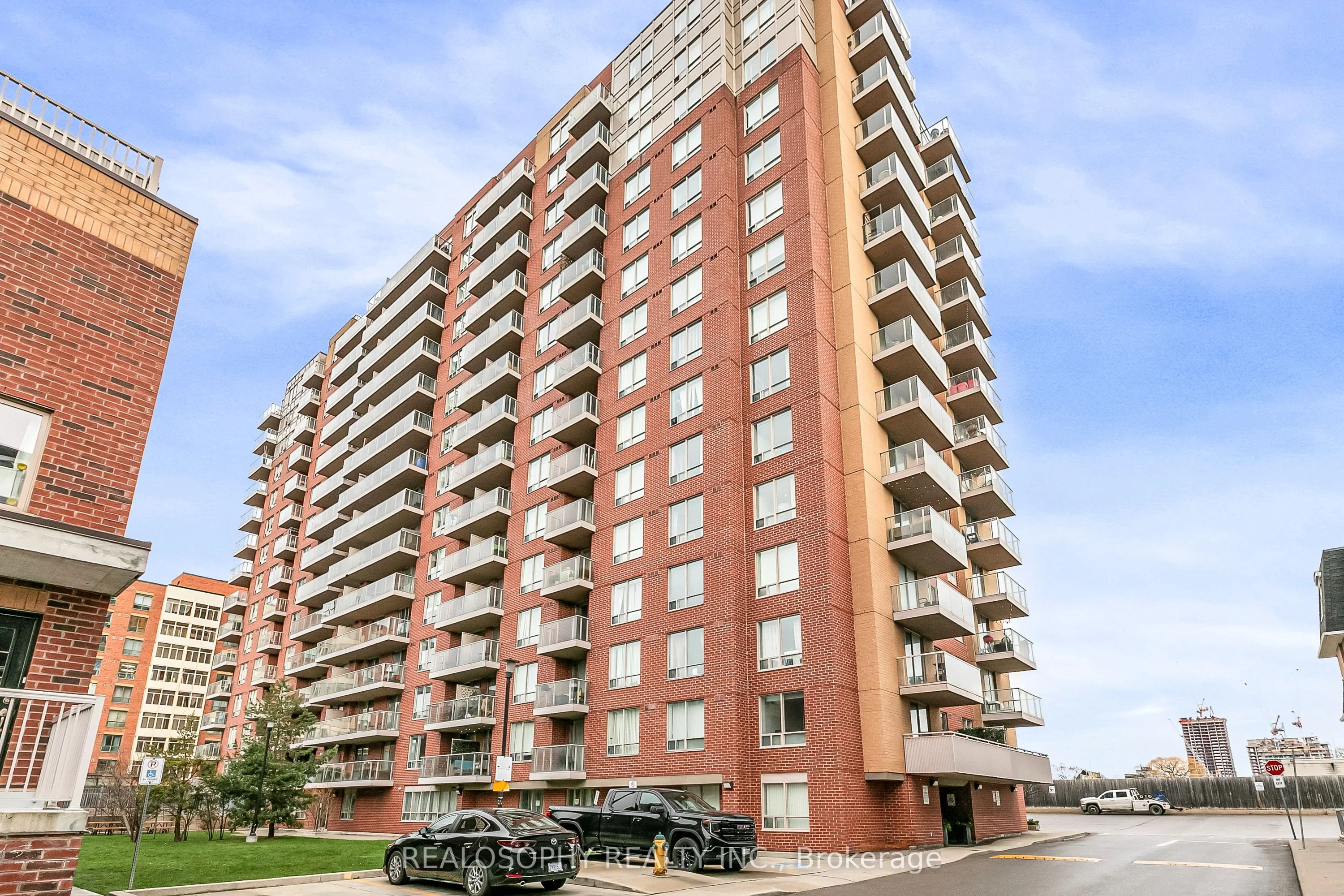 1369 Bloor Street W 417, Toronto C01, On M6p 4j4