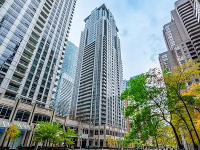 761 Bay Street 3313, Toronto C01, On M5g 2r2