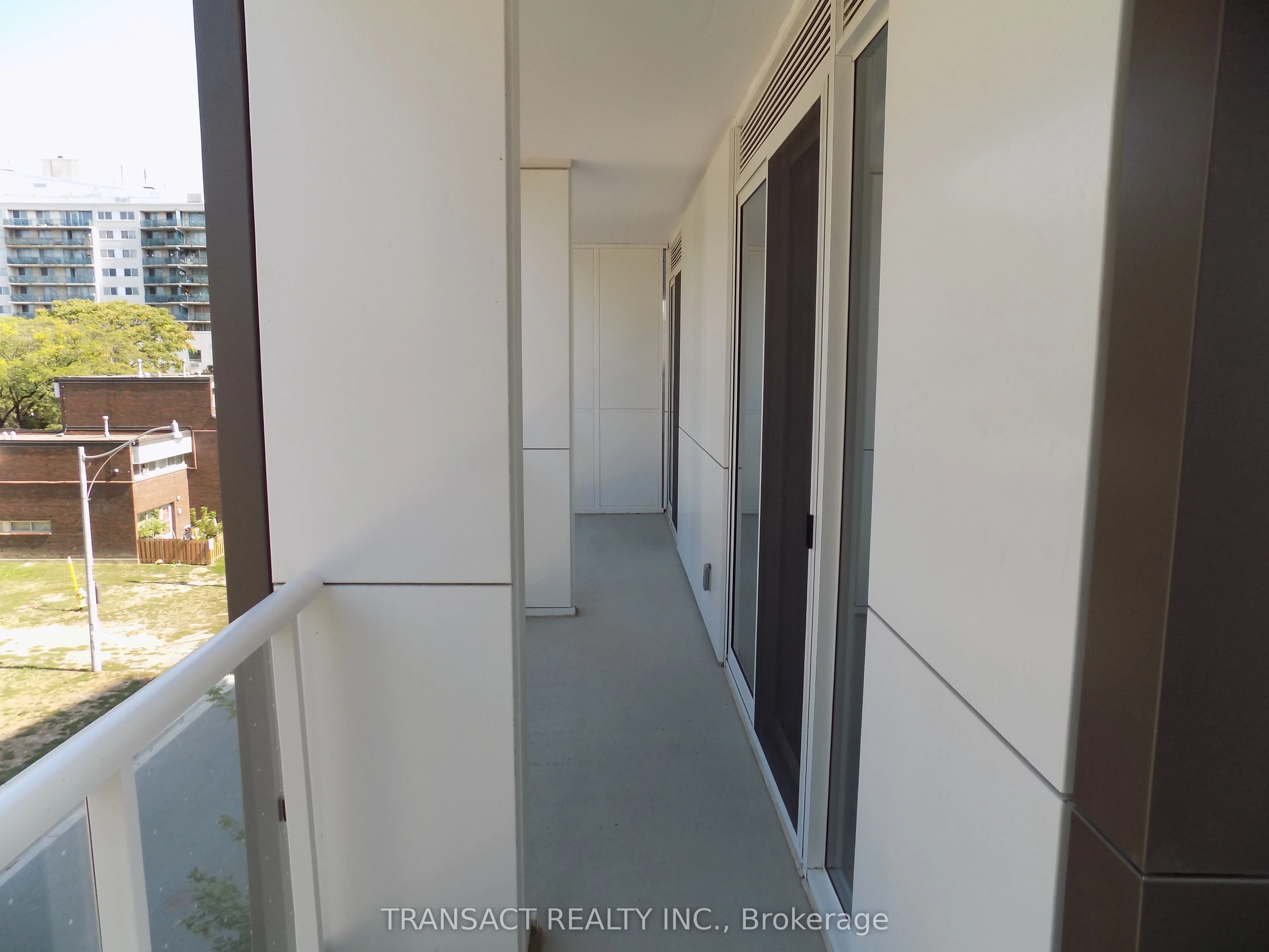 80 Vanauley Street 305, Toronto C01, ON M5T 0C9