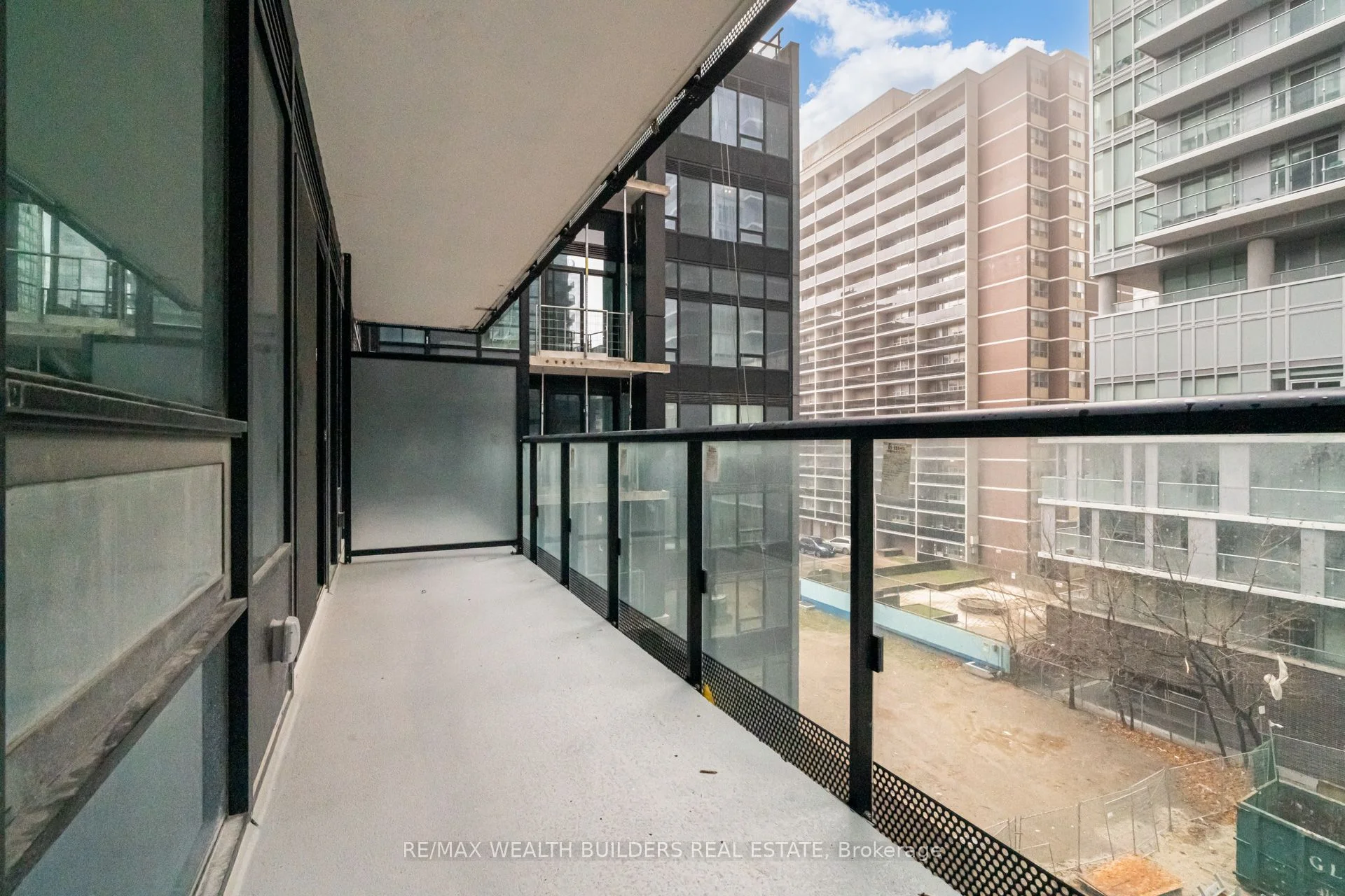 117 Broadway Avenue 522N, Toronto C10, ON M4P 1V3