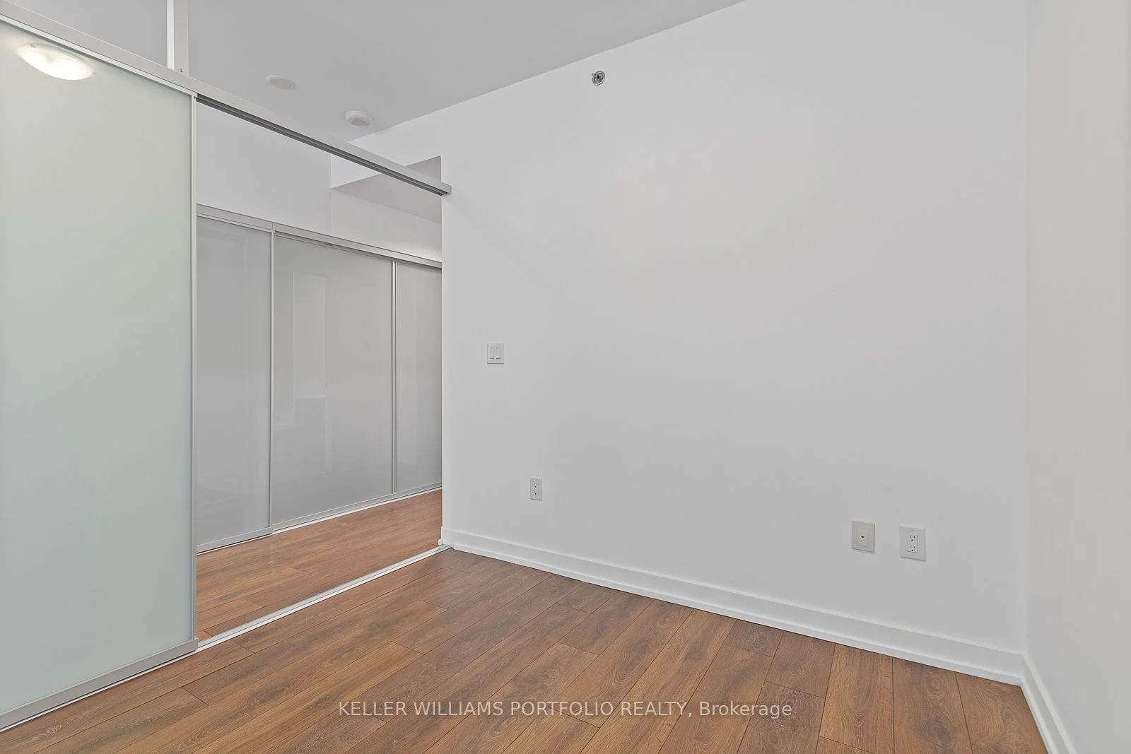 426 University Avenue 2706, Toronto C01, ON M5G 1S9