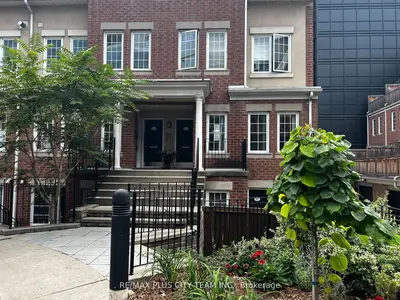 Condo Townhouse in Toronto